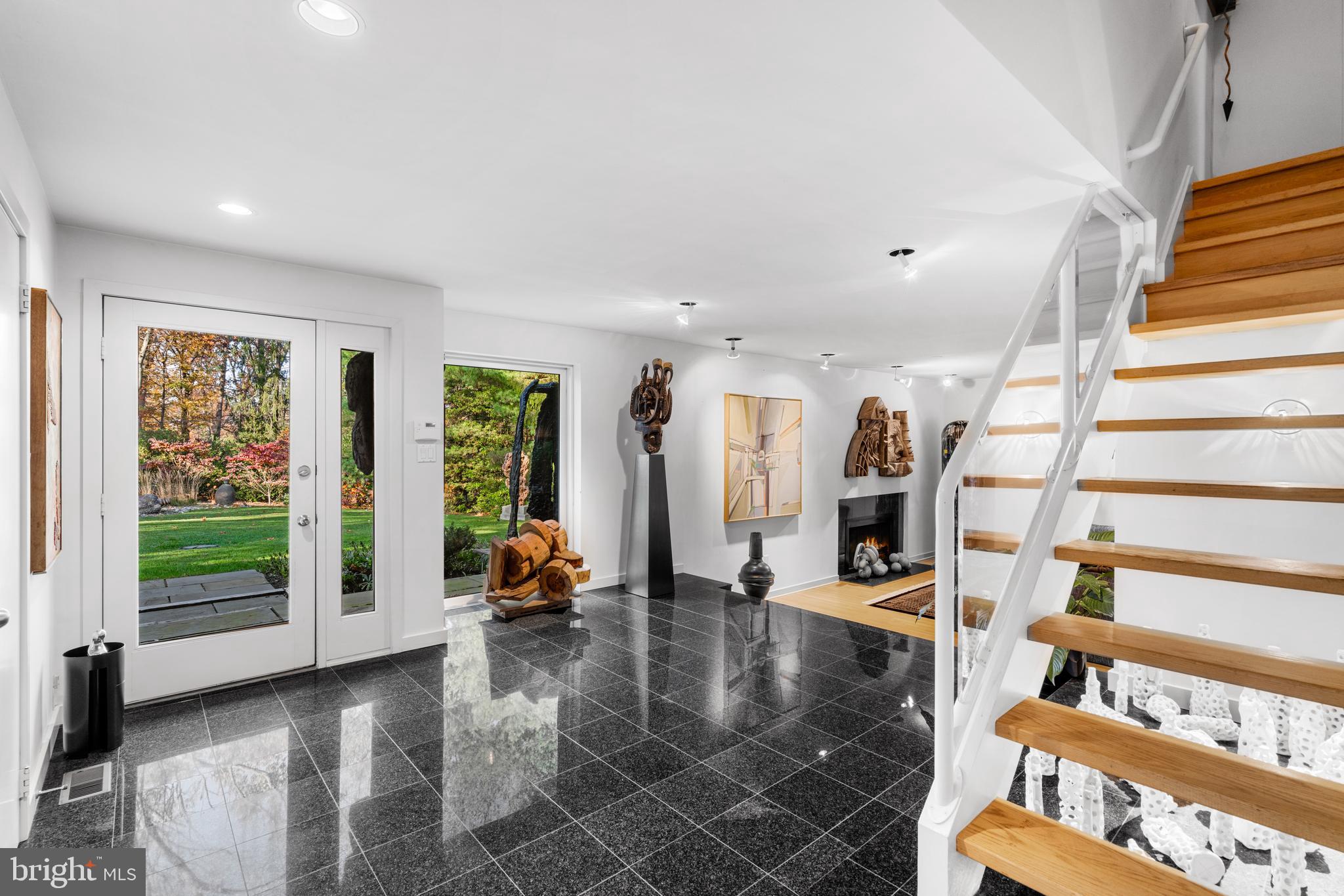 1041 WAVERLY ROAD