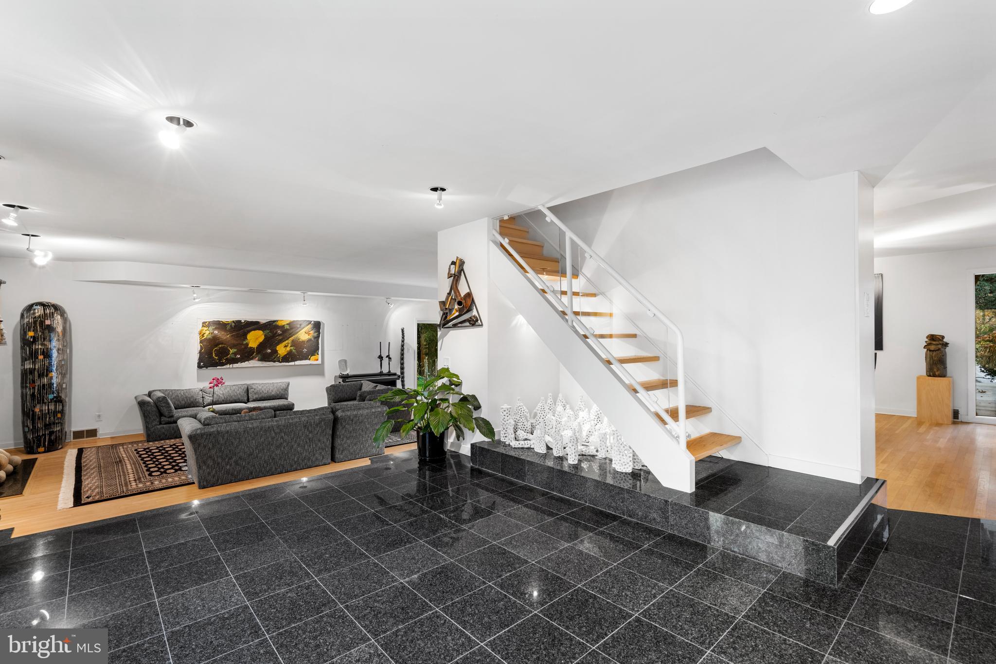 1041 WAVERLY ROAD