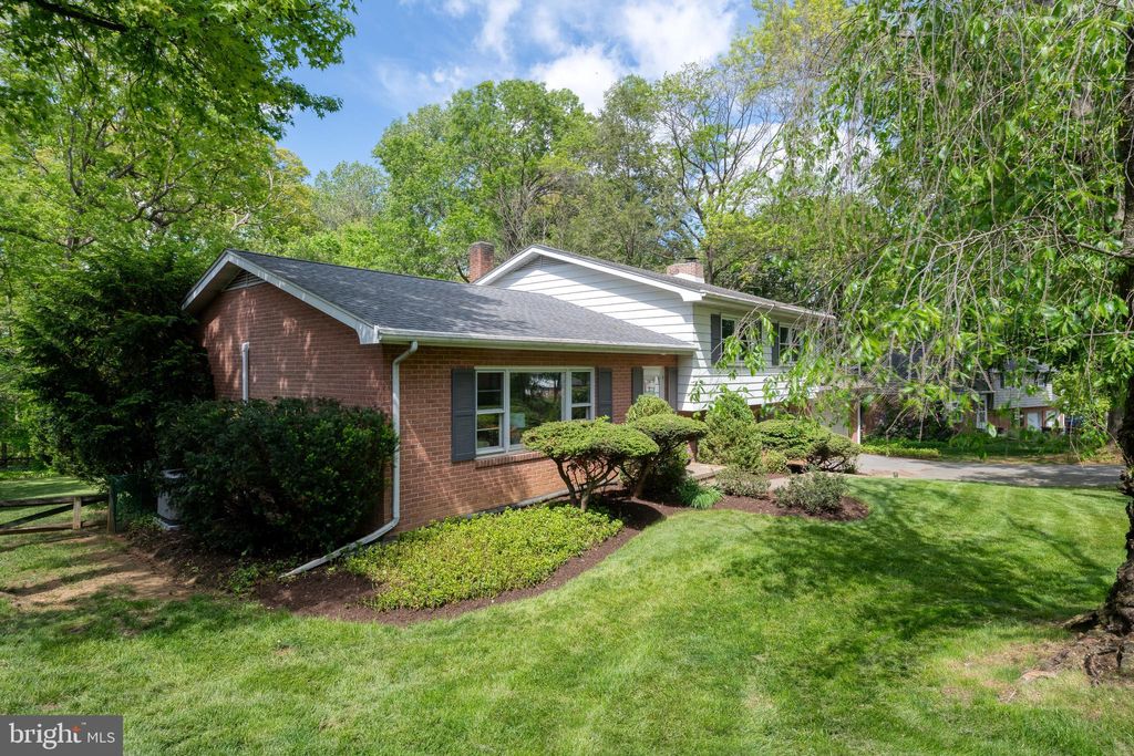 Photo of 2006 Northbrook Drive, LANCASTER, PA 17601 (MLS # PALA2068904)