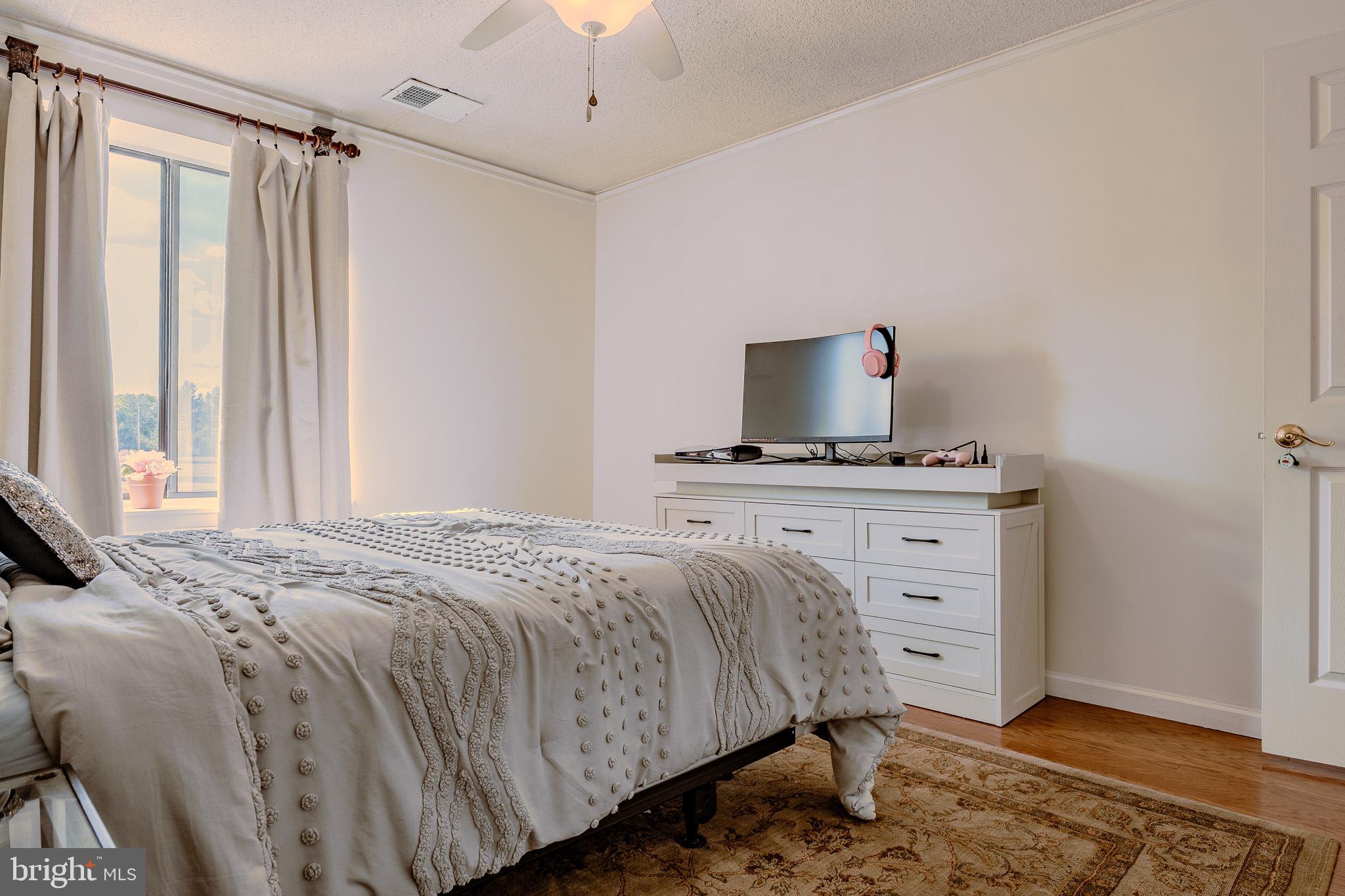 VALLEY FORGE TOWER - Residential