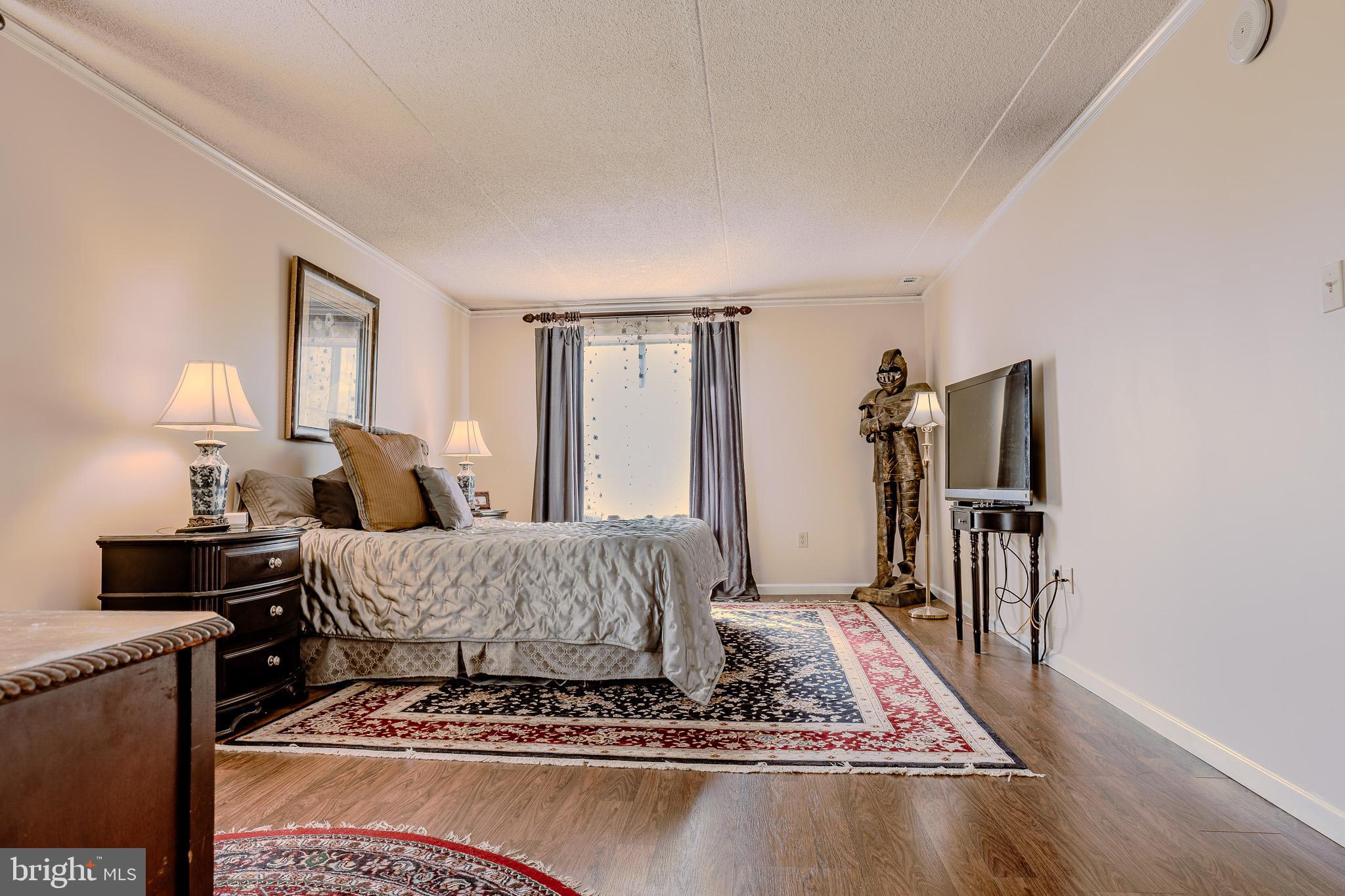 VALLEY FORGE TOWER - Residential