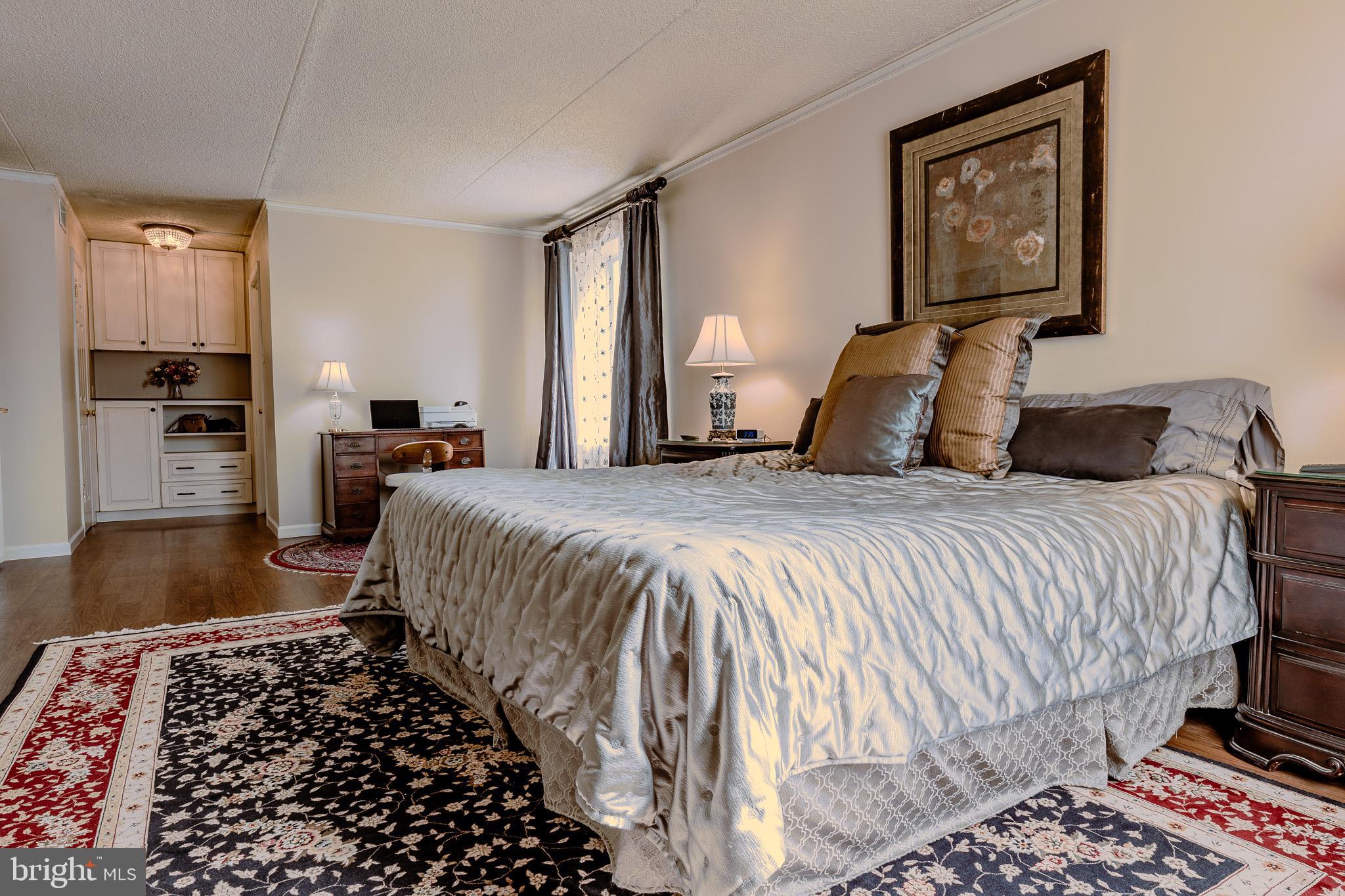 VALLEY FORGE TOWER - Residential