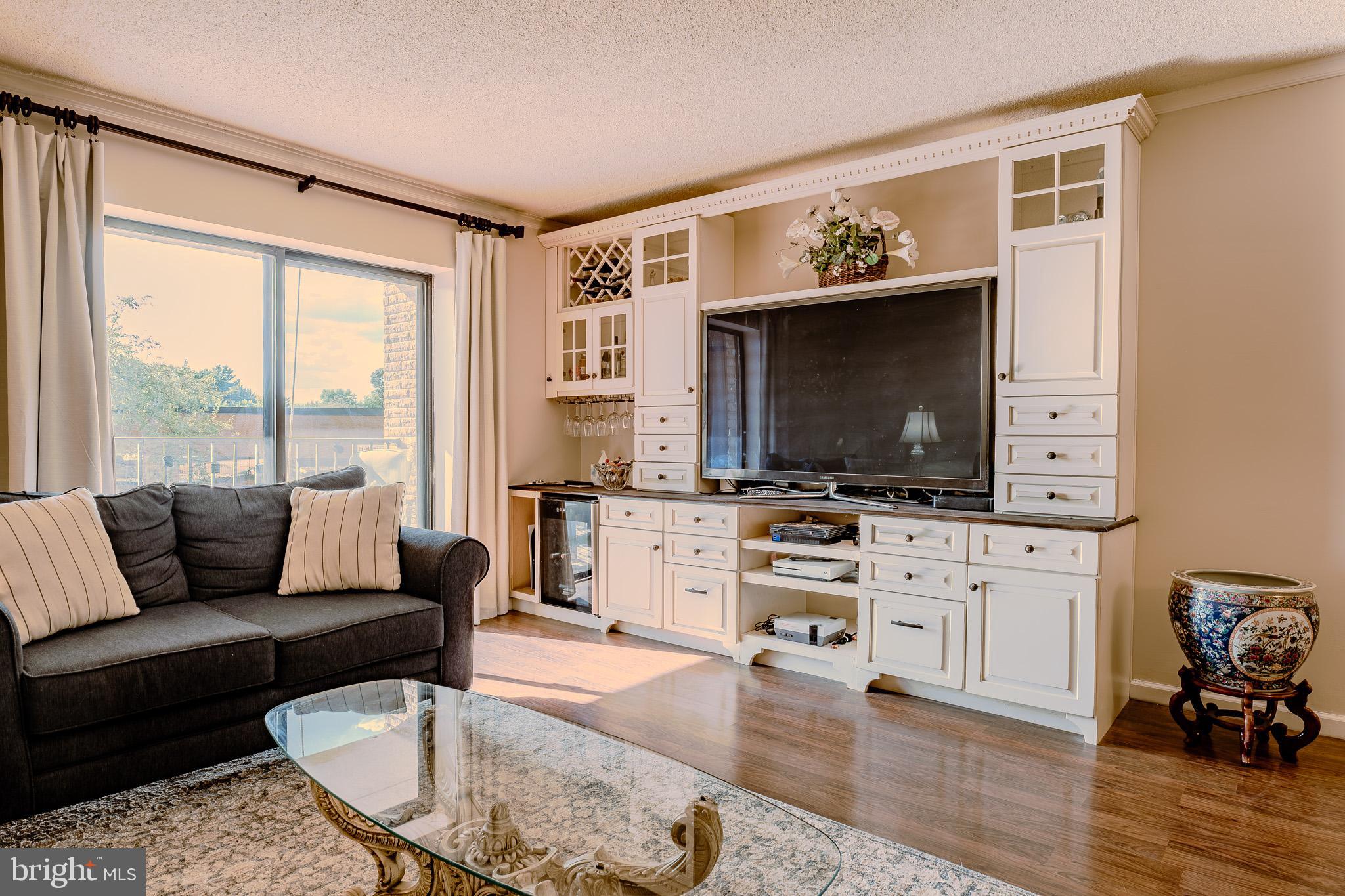 VALLEY FORGE TOWER - Residential