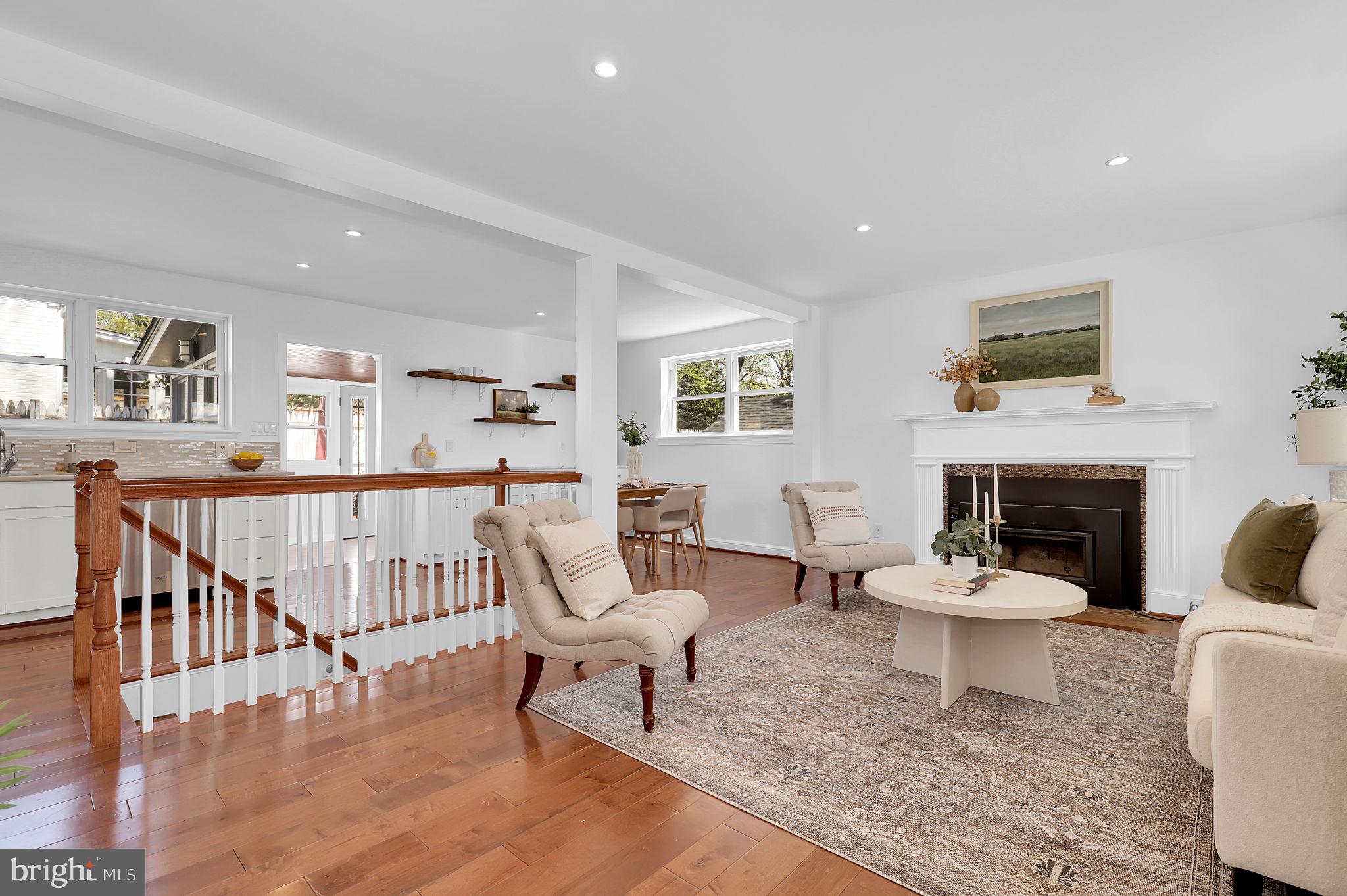 1009 STIRLING ROAD