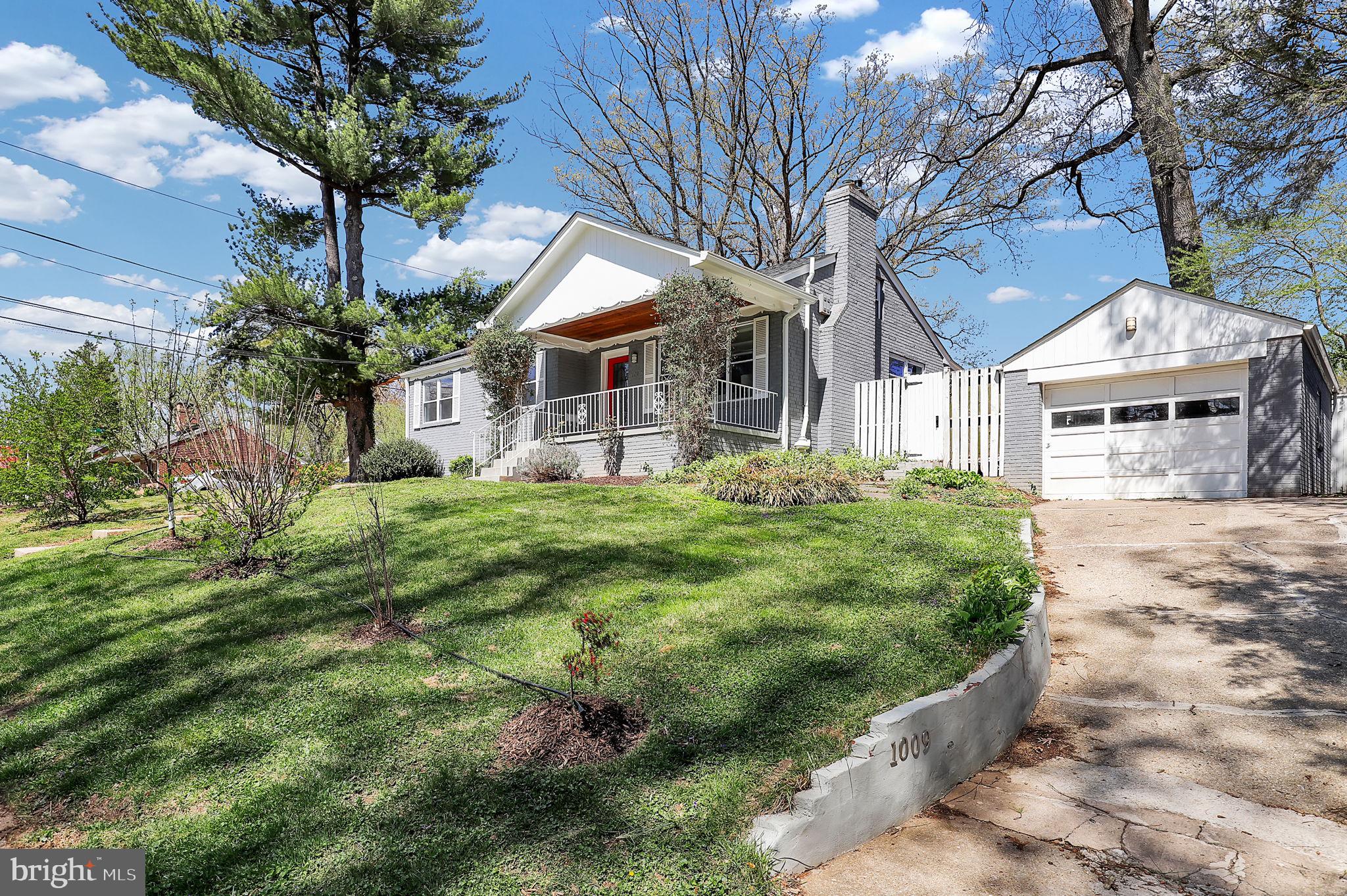 1009 STIRLING ROAD