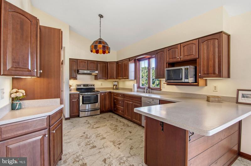 PRIESTFORD HILLS - Residential