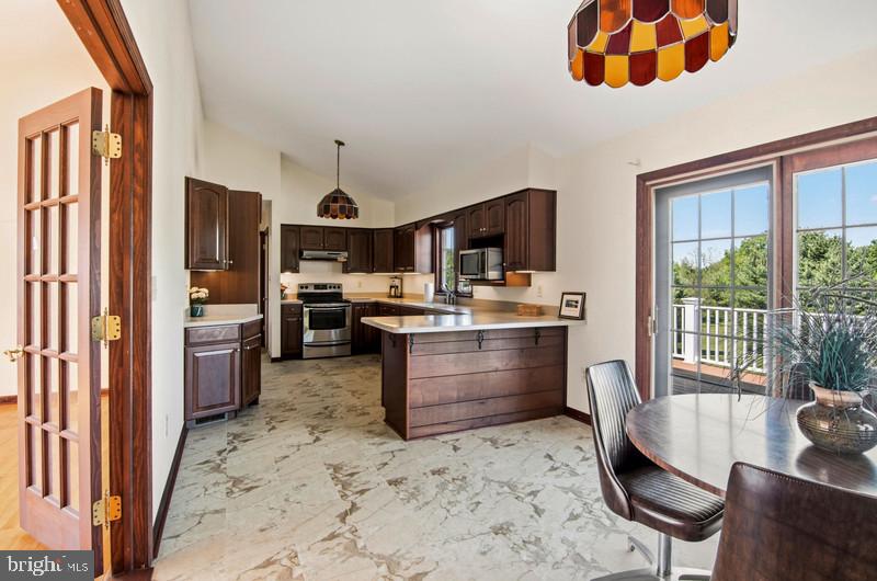 PRIESTFORD HILLS - Residential