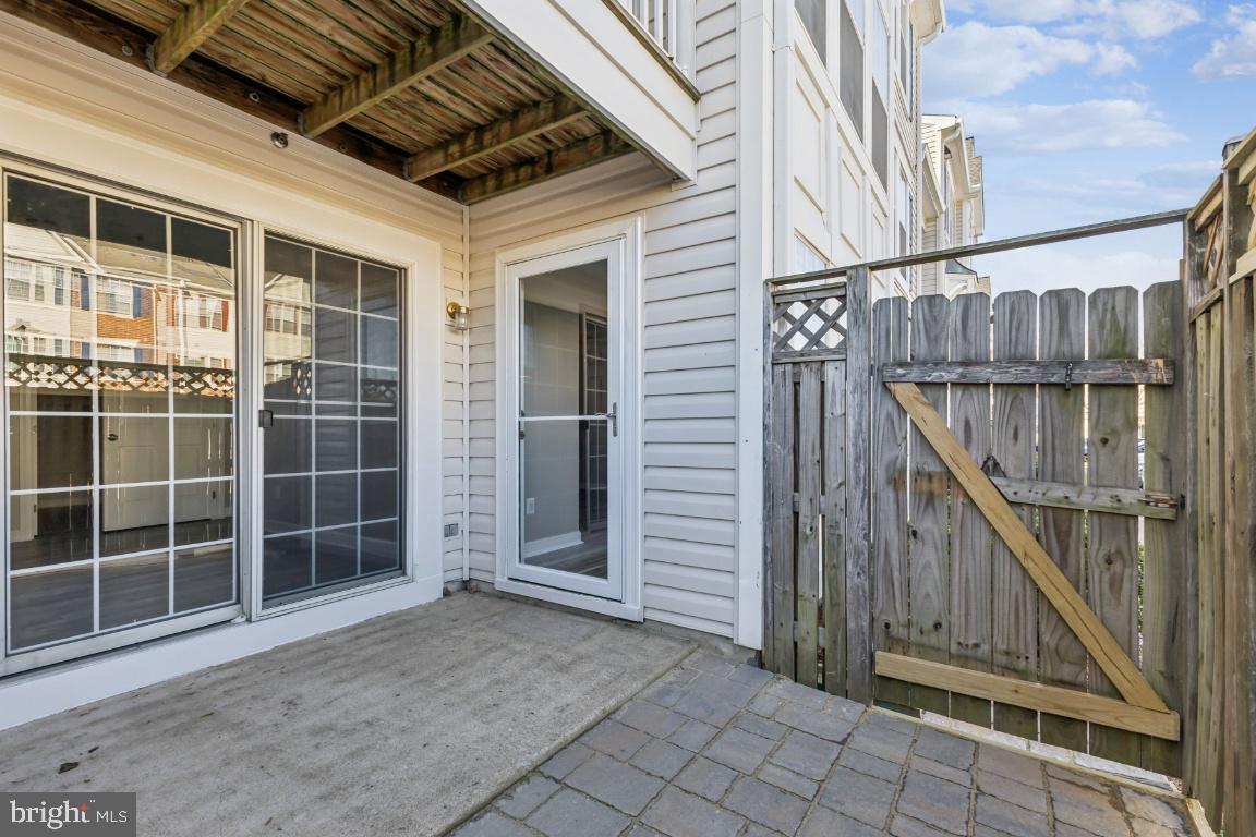 HIGHLAND AT GUNSTON CORNER - Residential Lease