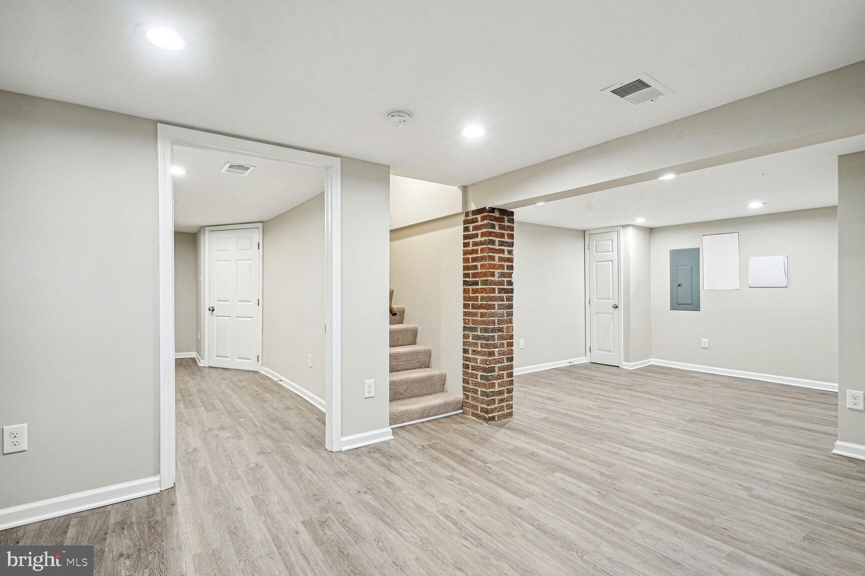 GROVETON HEIGHTS - Residential