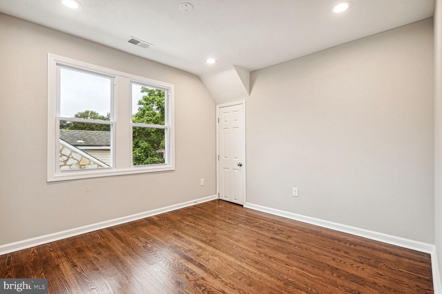 GROVETON HEIGHTS - Residential