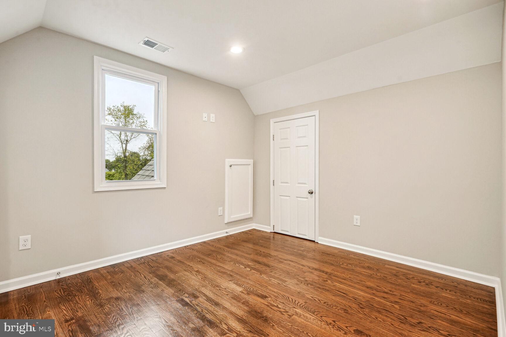 GROVETON HEIGHTS - Residential