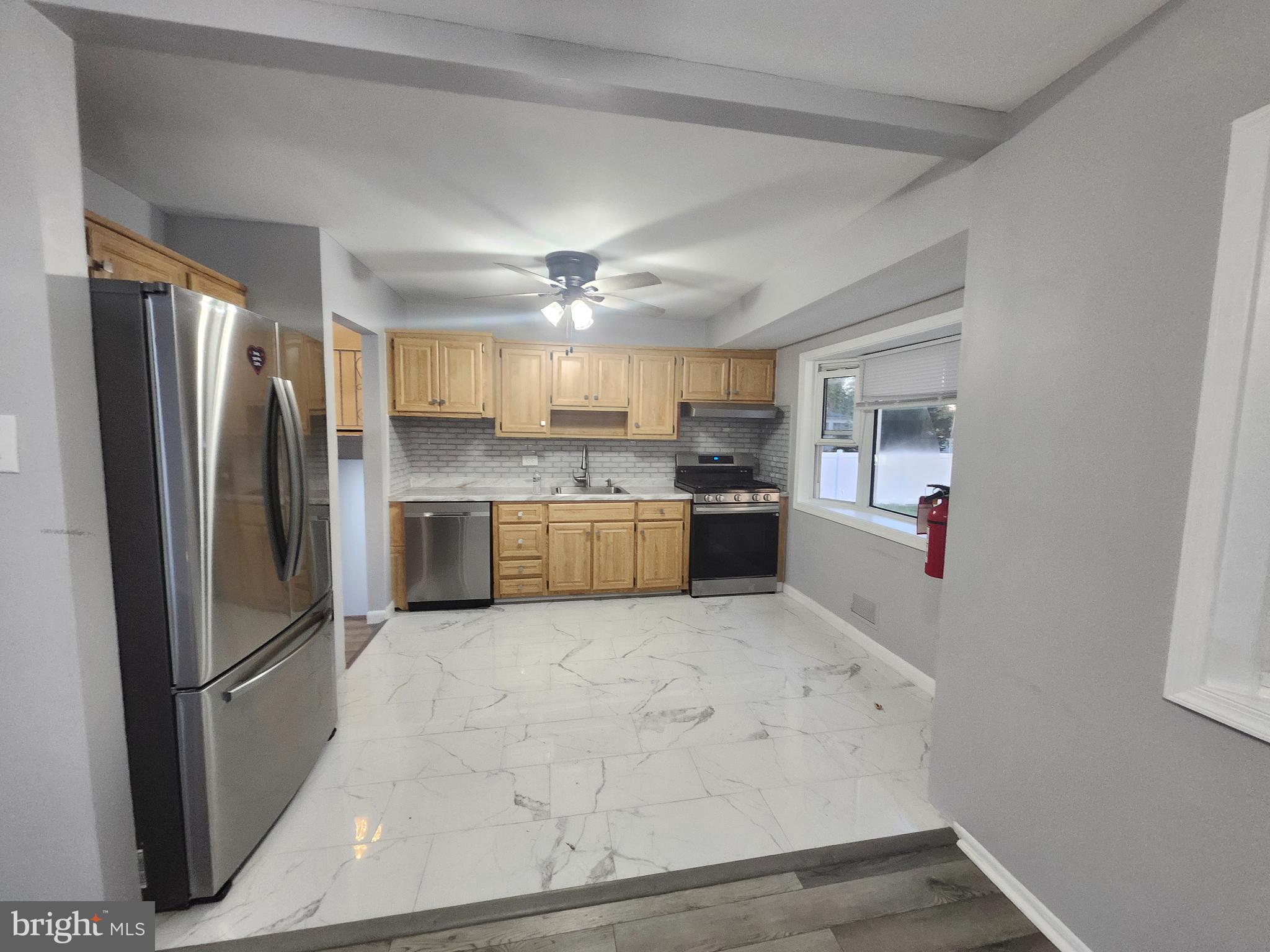 897 ESTATES BOULEVARD