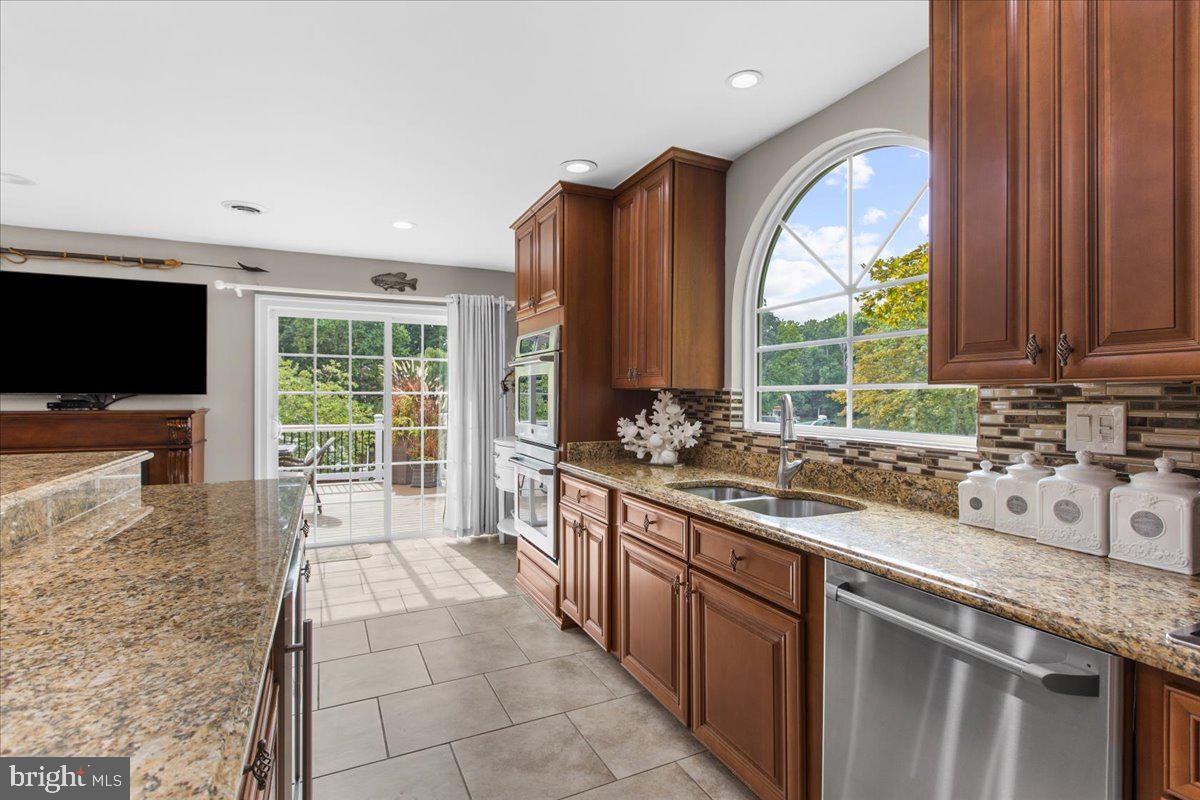 GREEN GABLES - Residential