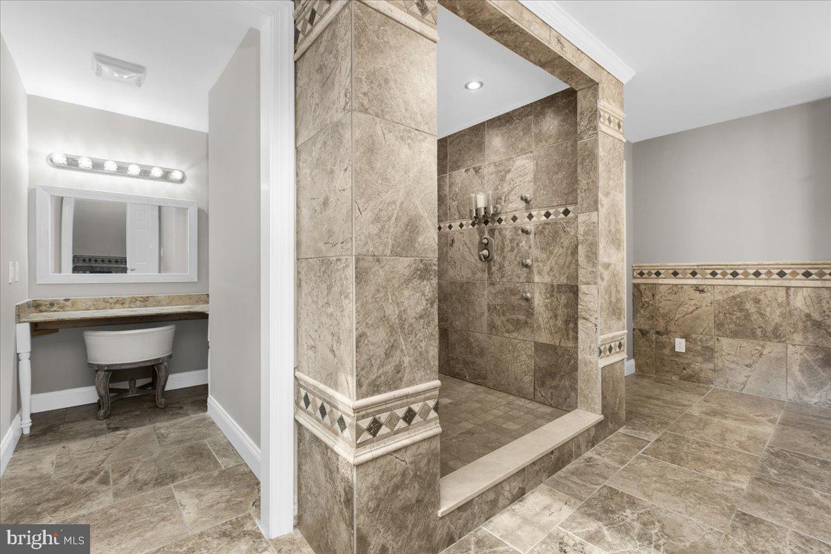 GREEN GABLES - Residential