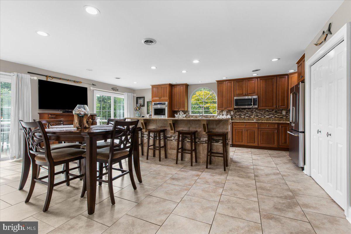 GREEN GABLES - Residential