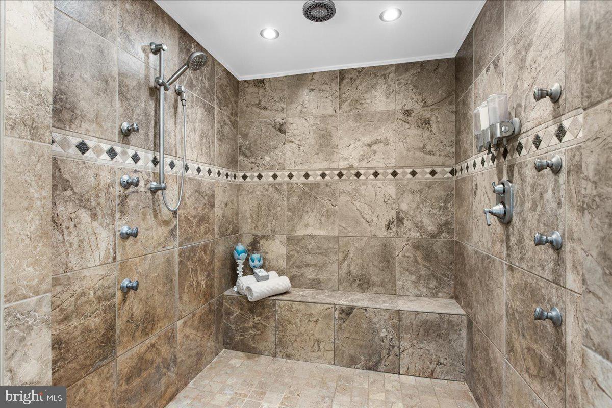 GREEN GABLES - Residential