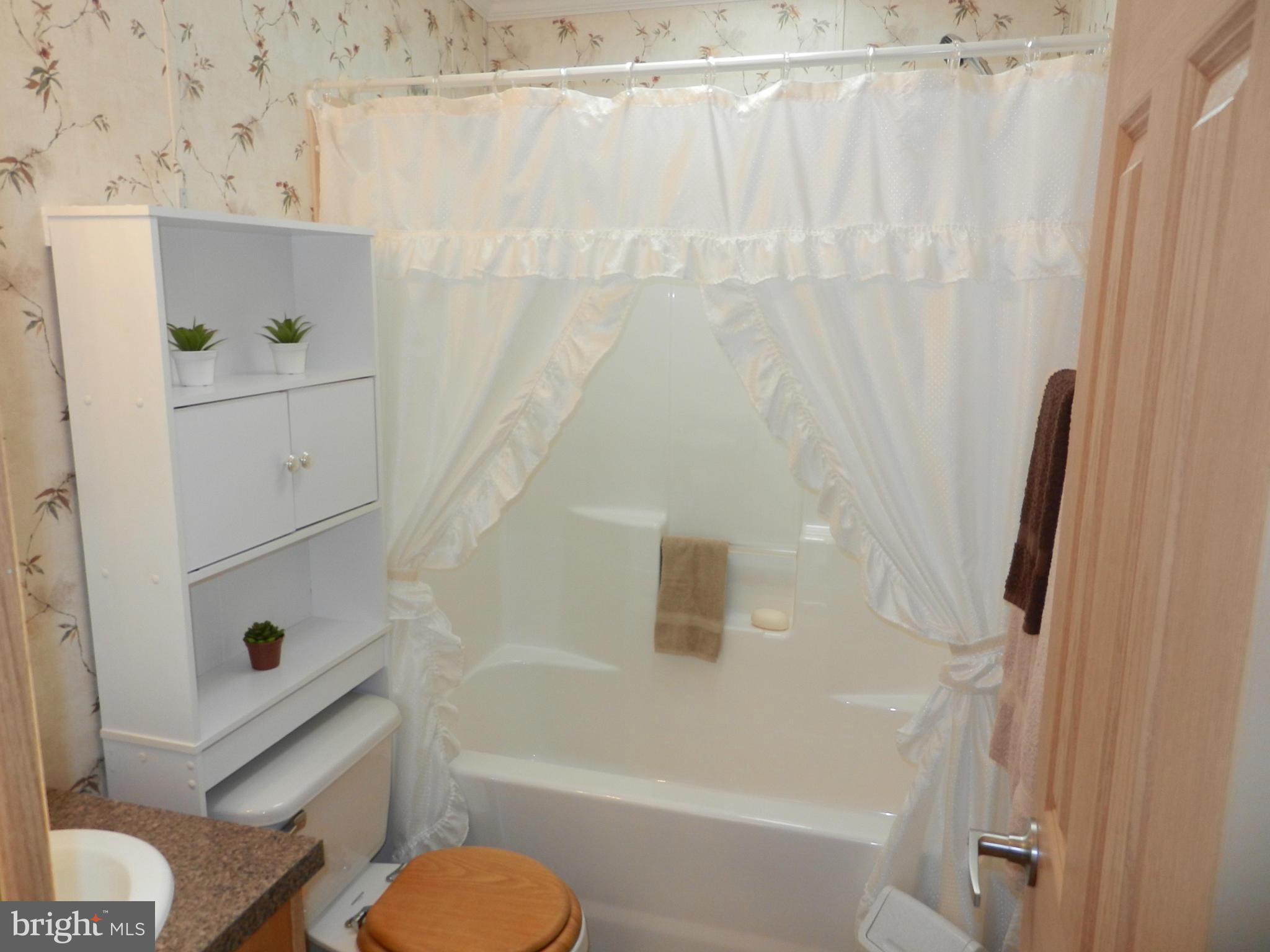 BISCAYNE BAY VILLAGE - Residential