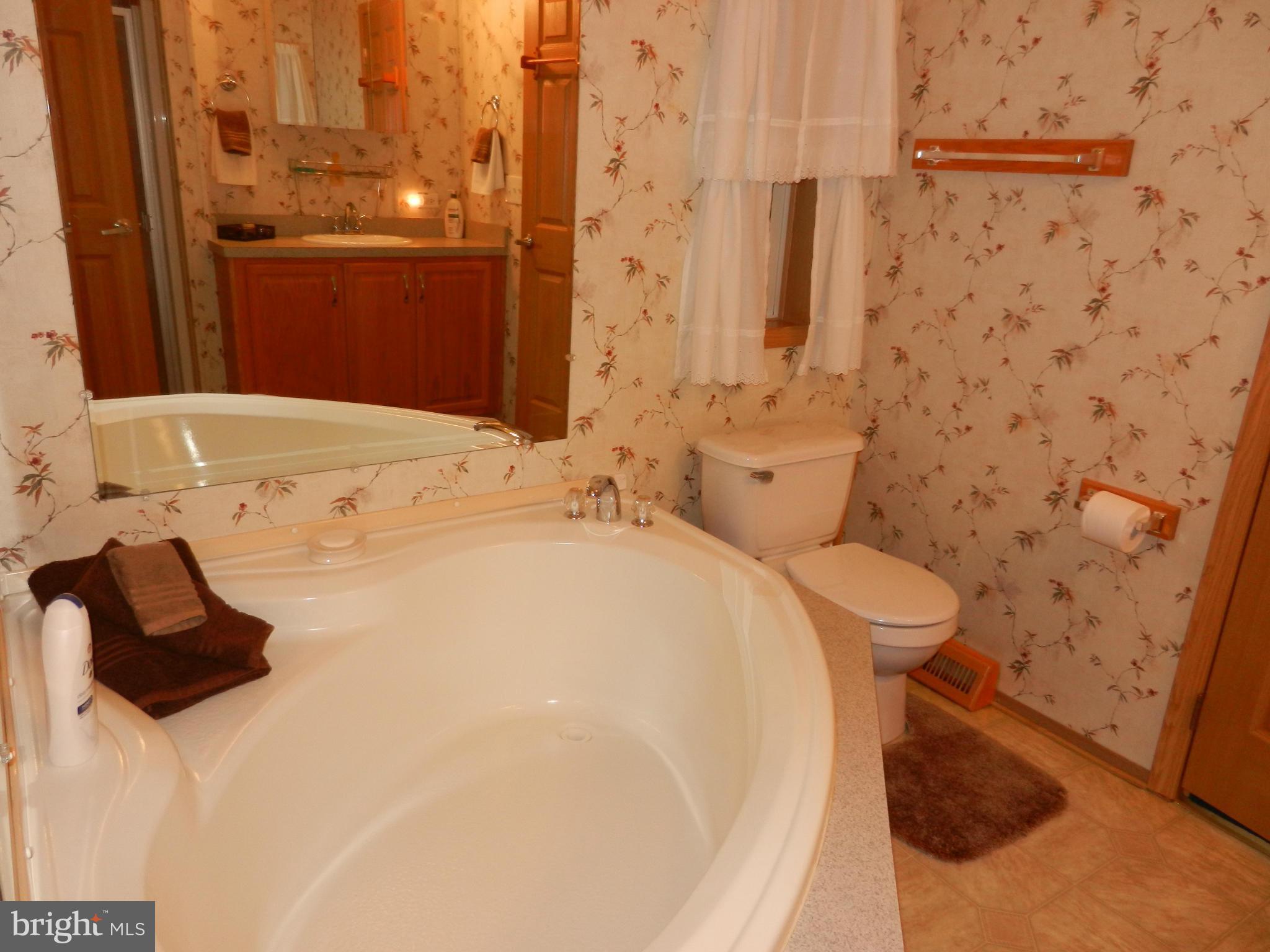 BISCAYNE BAY VILLAGE - Residential