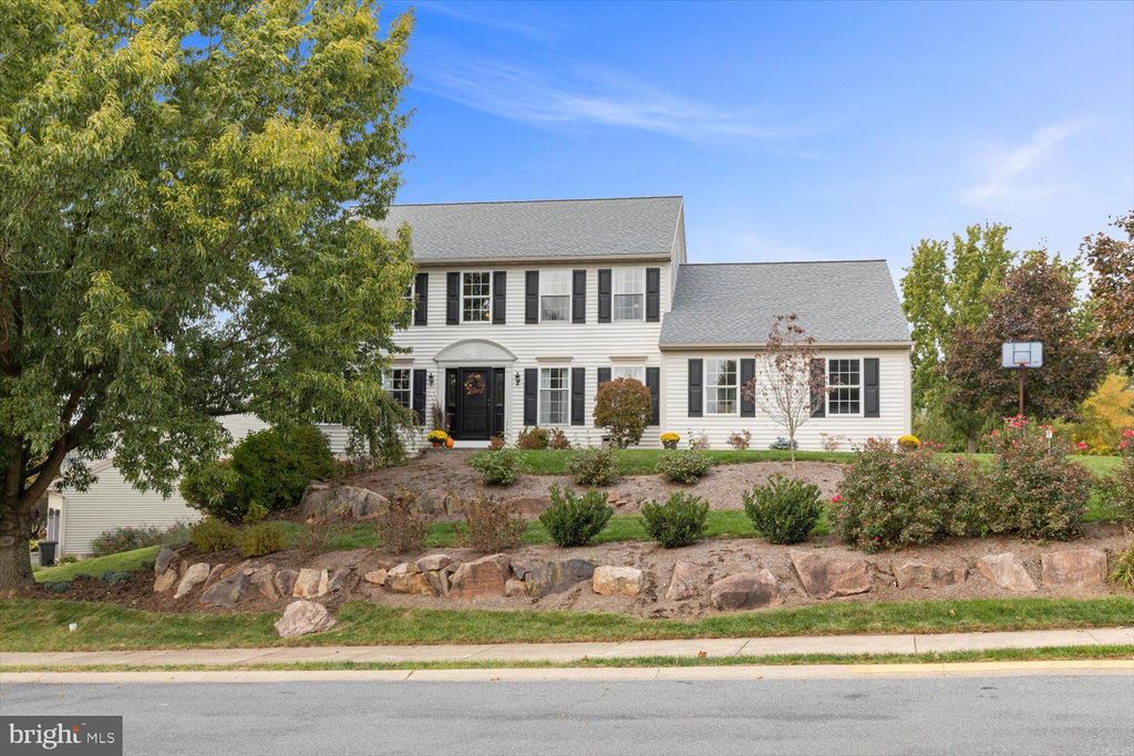 Photo of 201 WILLOW DR, DENVER, PA 17517 (MLS # PALA2026310)