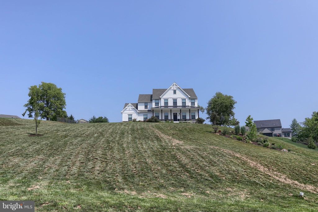 Photo of 58 COBBLE LN, ELIZABETHTOWN, PA 17022 (MLS # PALA2038682)