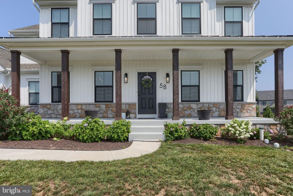 Photo of 58 COBBLE LN, ELIZABETHTOWN, PA 17022 (MLS # PALA2038682)