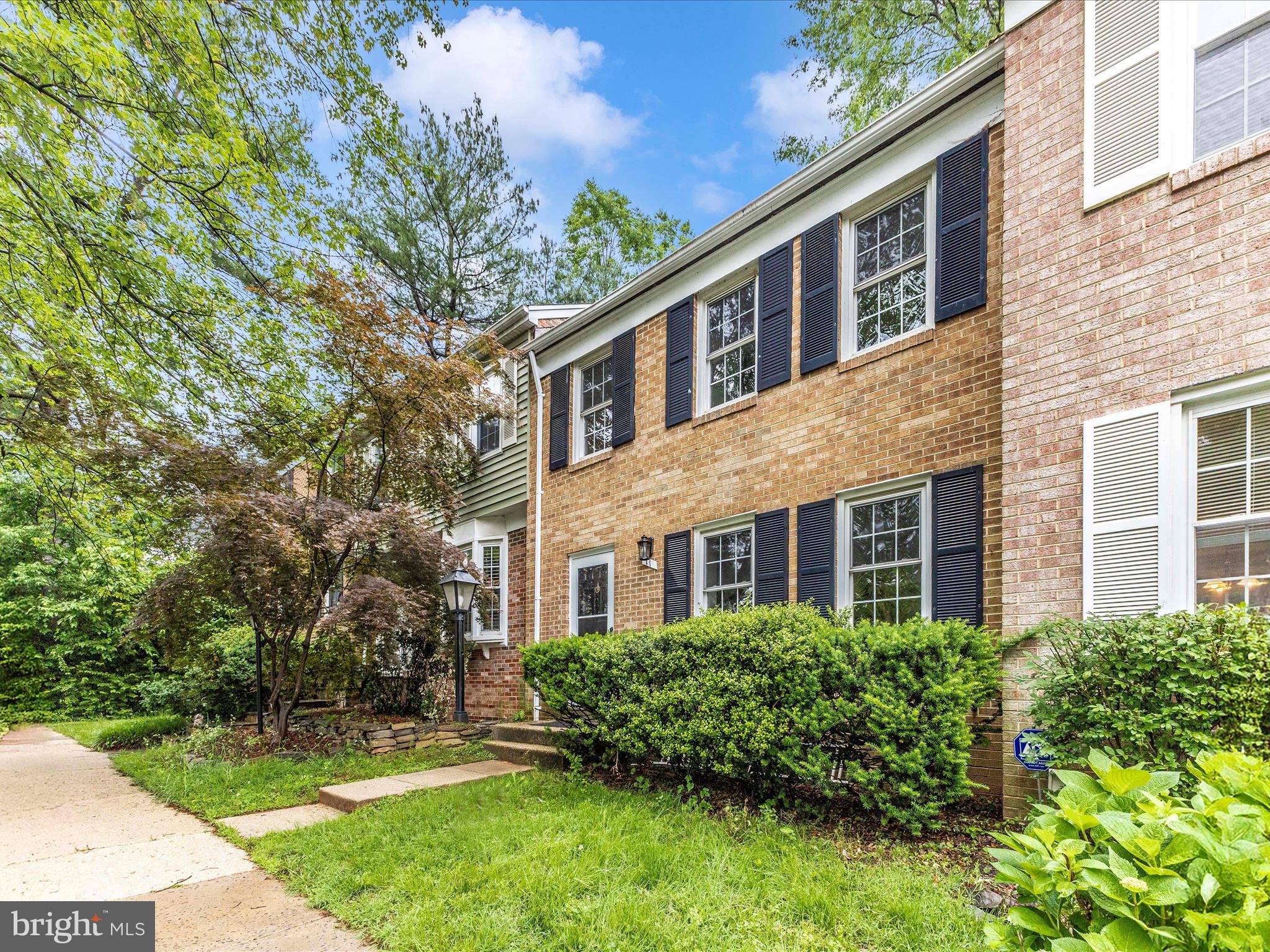 ROCKSHIRE TOWNHOMES - Residential