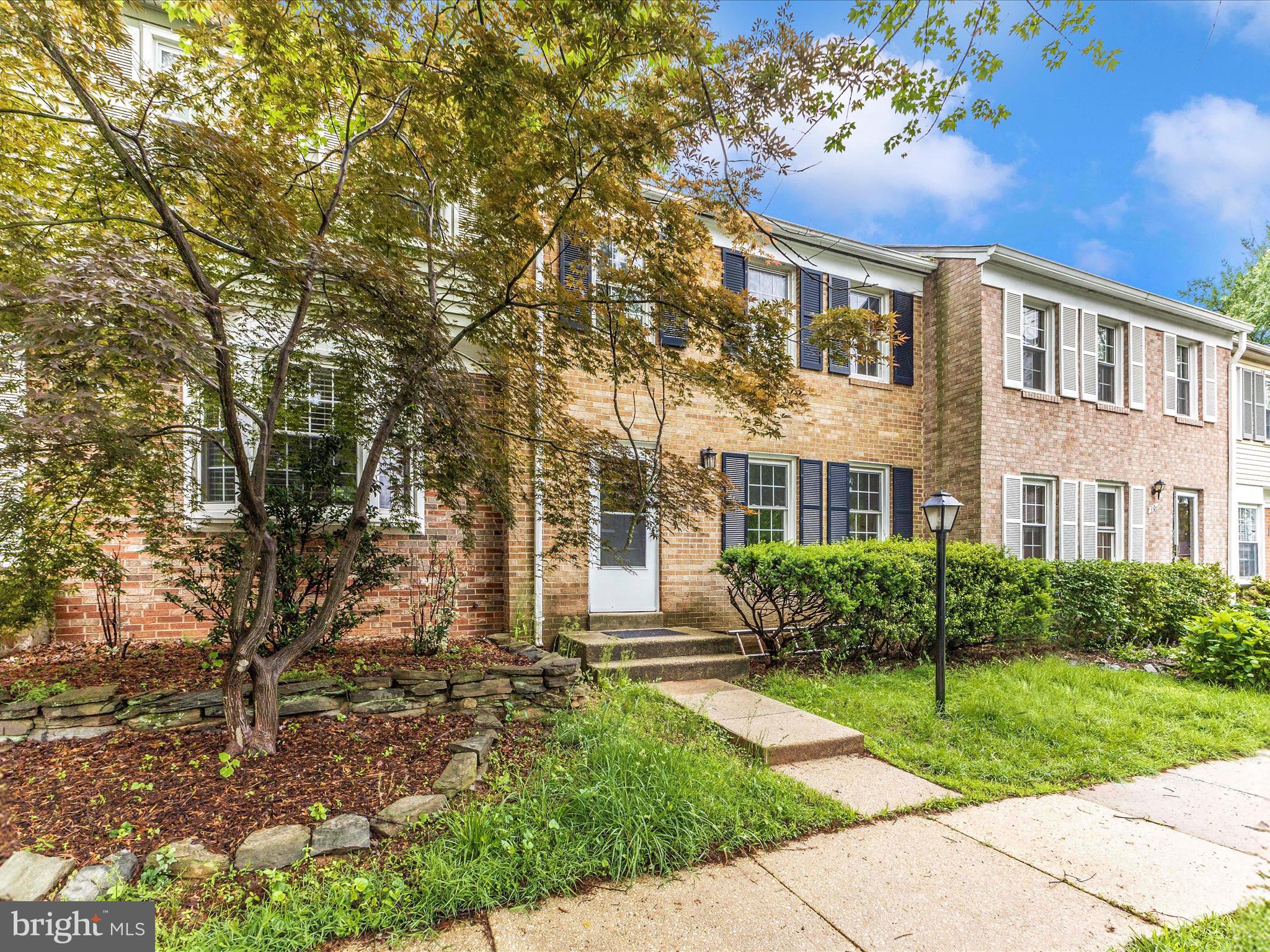 ROCKSHIRE TOWNHOMES - Residential