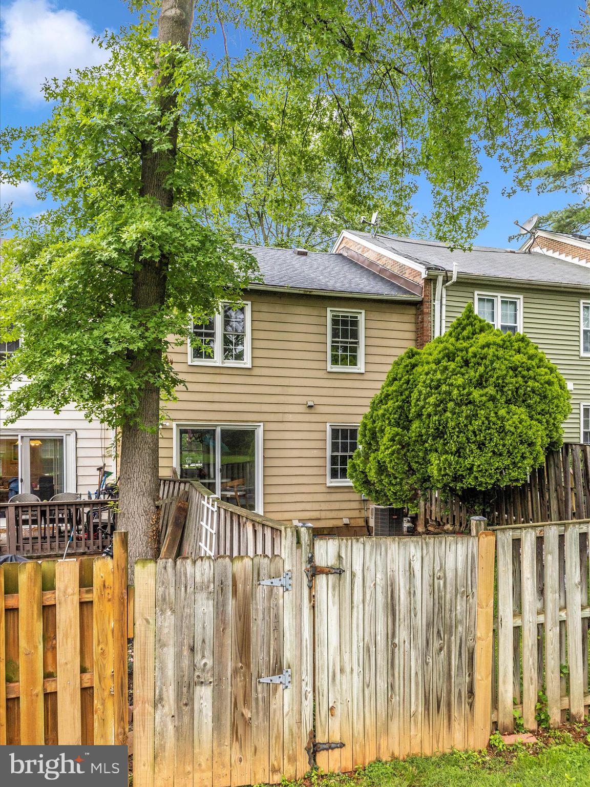 ROCKSHIRE TOWNHOMES - Residential