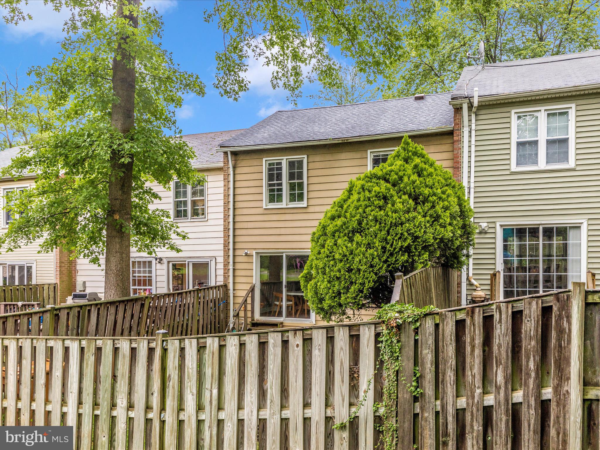 ROCKSHIRE TOWNHOMES - Residential