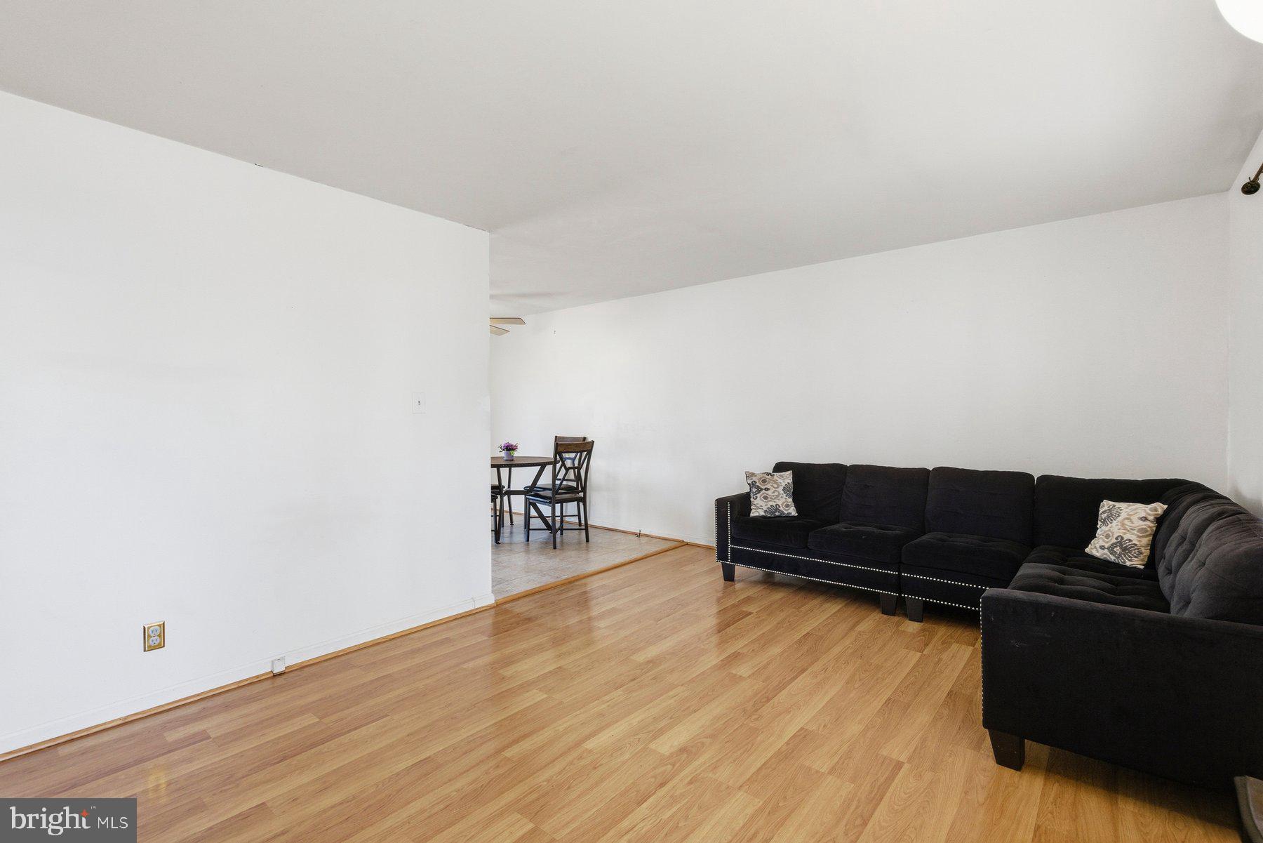 STONEYBROOKE - Residential