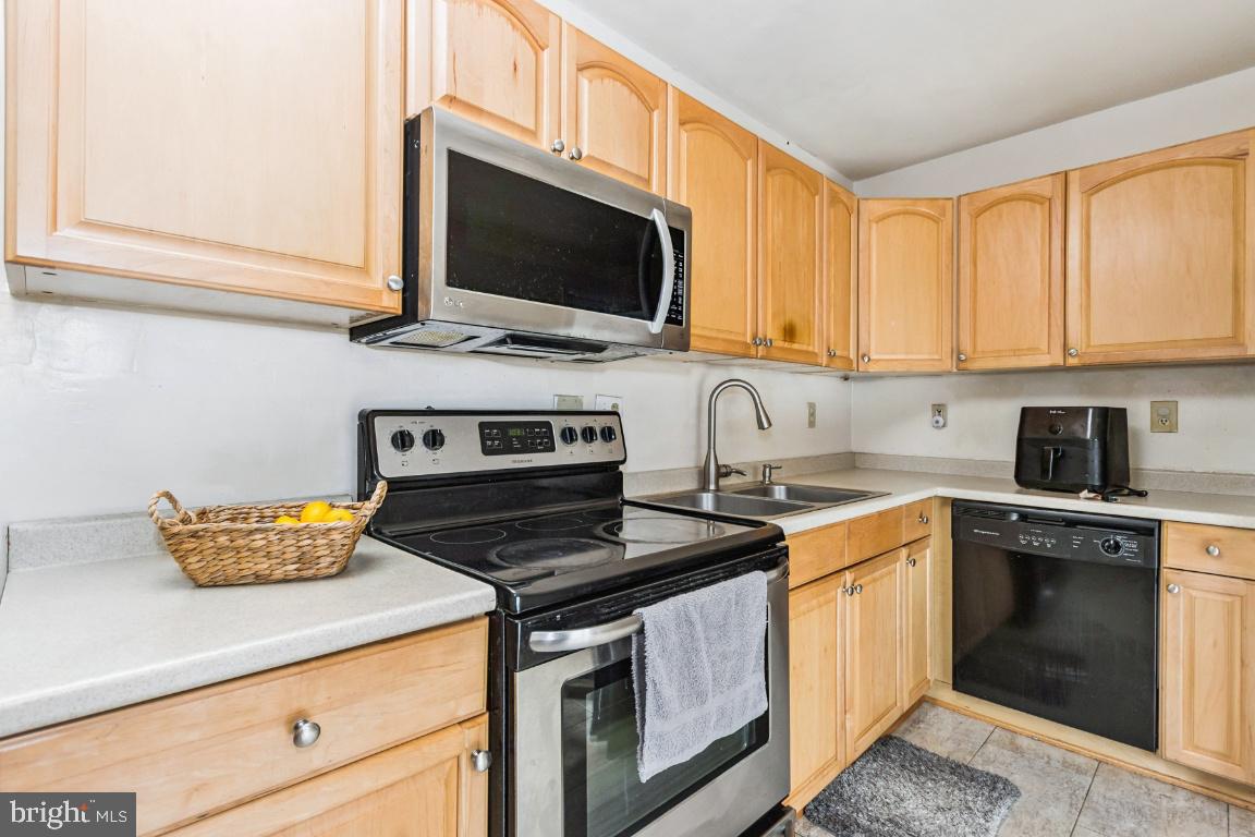 STONEYBROOKE - Residential