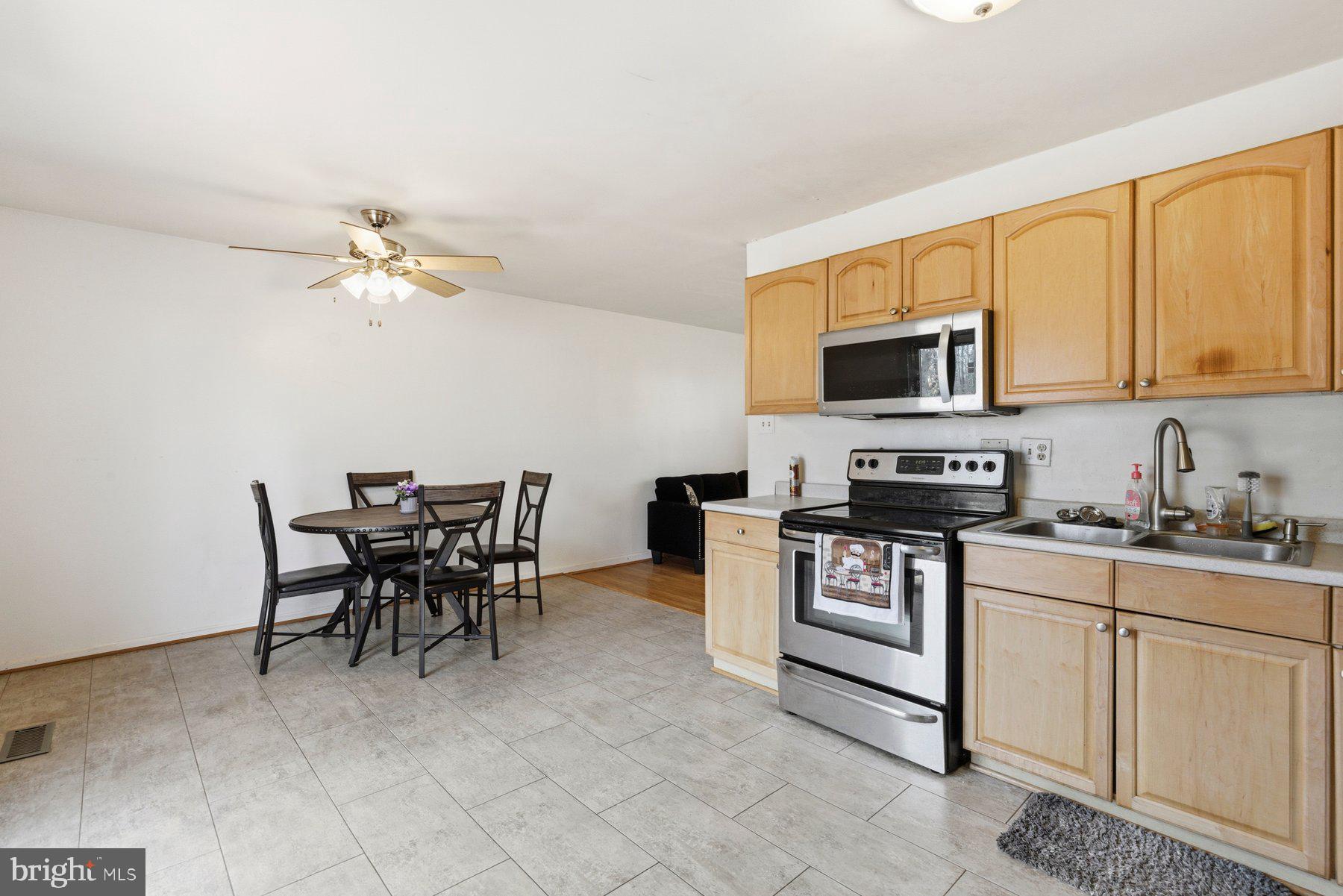 STONEYBROOKE - Residential