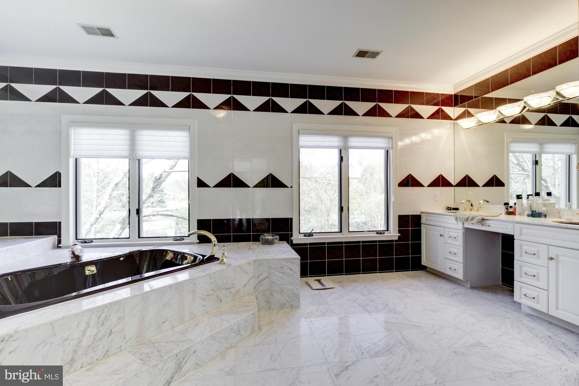 KENTSDALE ESTATES - Residential