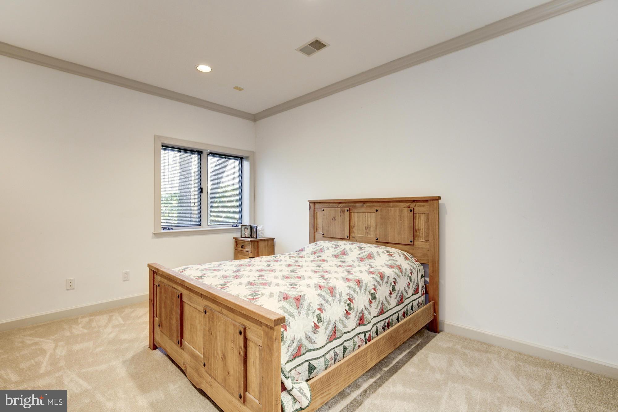 KENTSDALE ESTATES - Residential