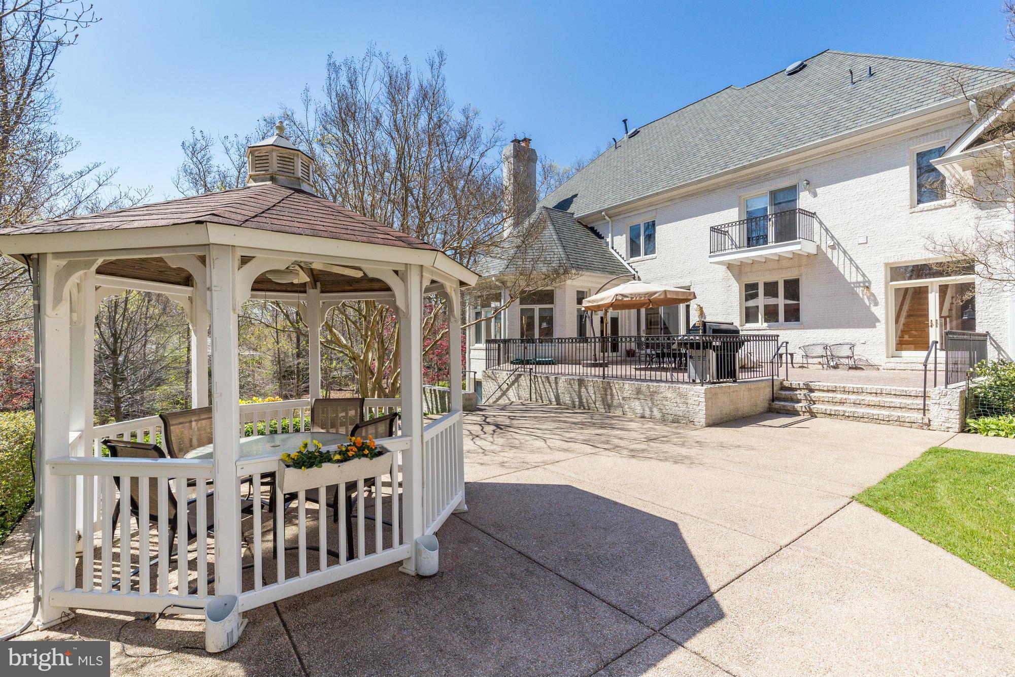 KENTSDALE ESTATES - Residential