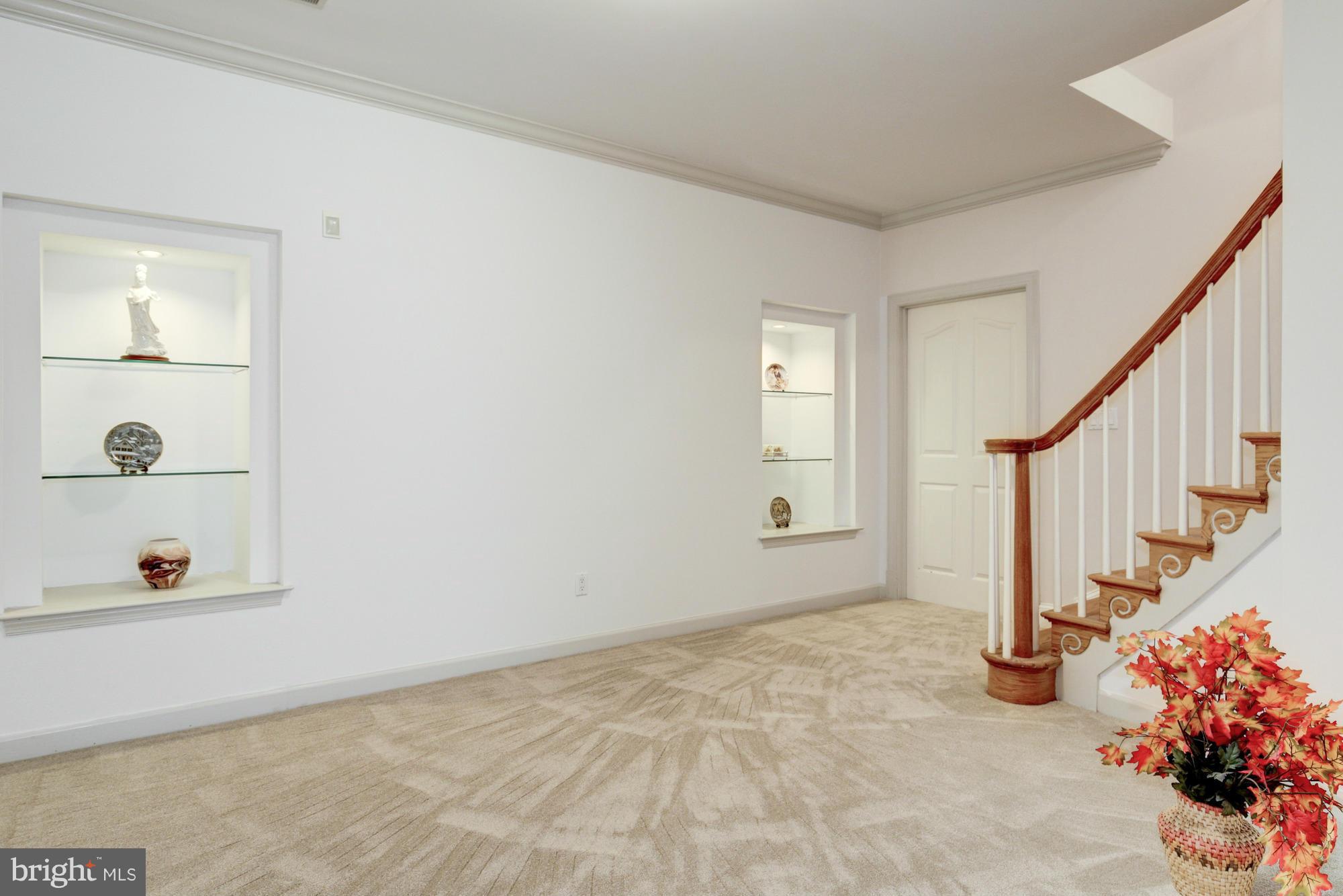 KENTSDALE ESTATES - Residential