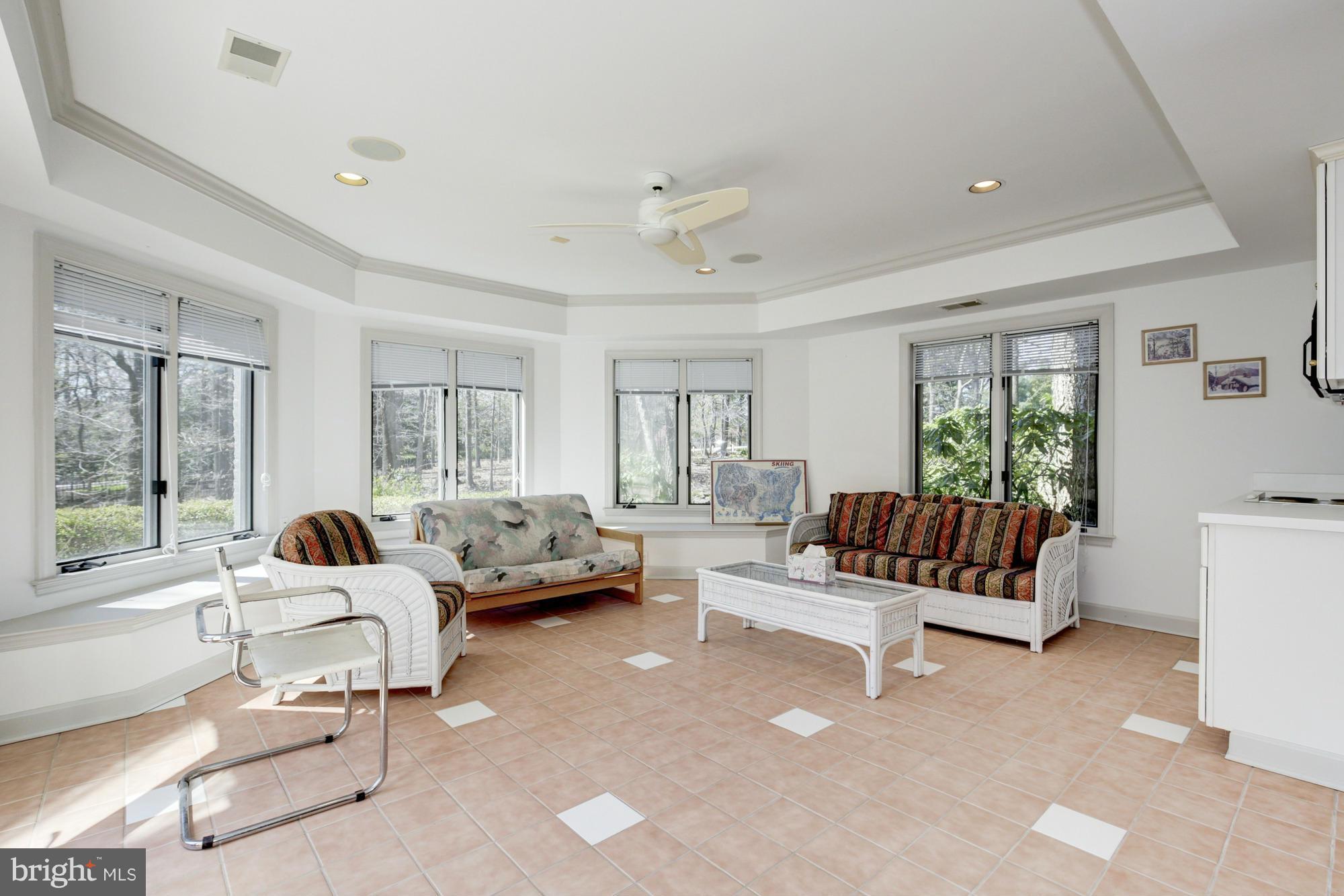 KENTSDALE ESTATES - Residential