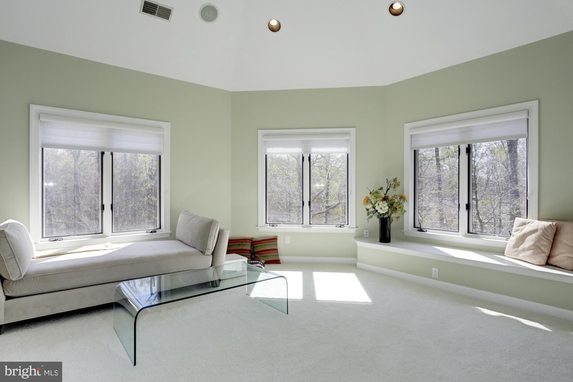 KENTSDALE ESTATES - Residential