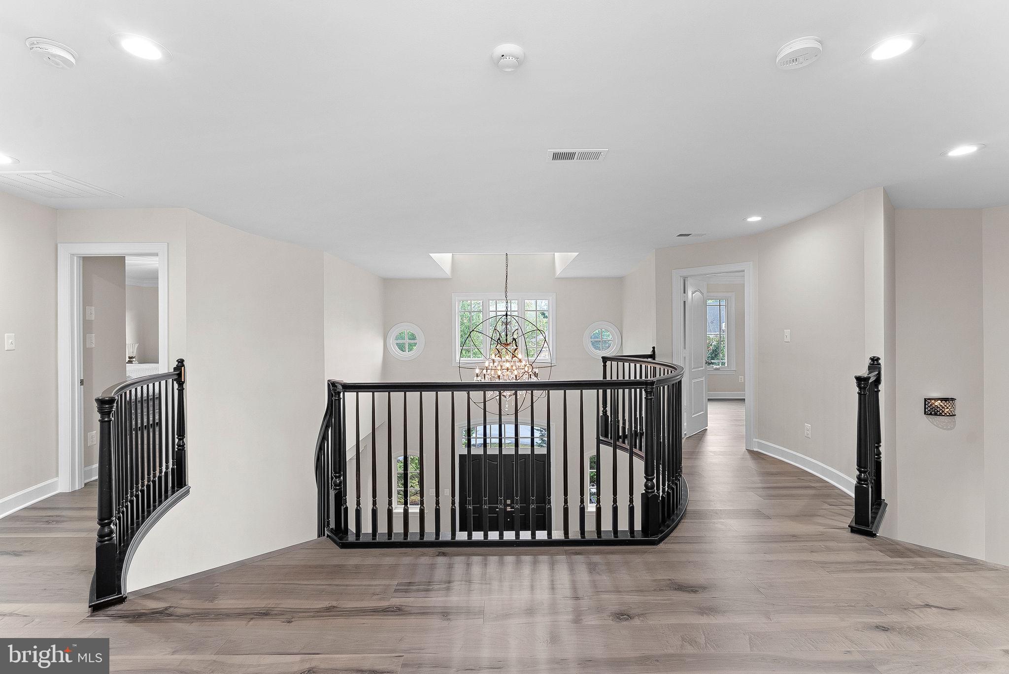 RED CEDAR WEST - Residential