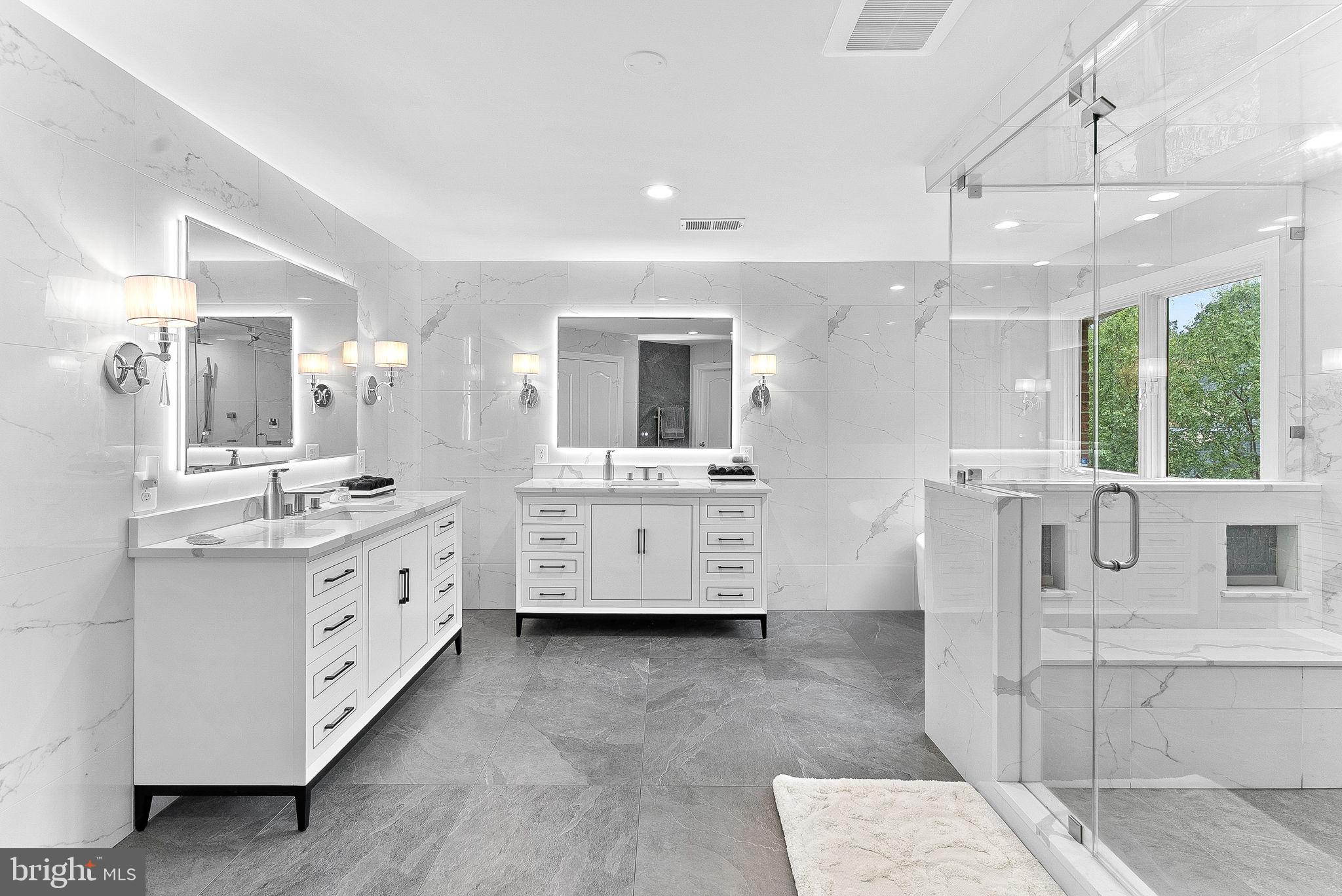 RED CEDAR WEST - Residential