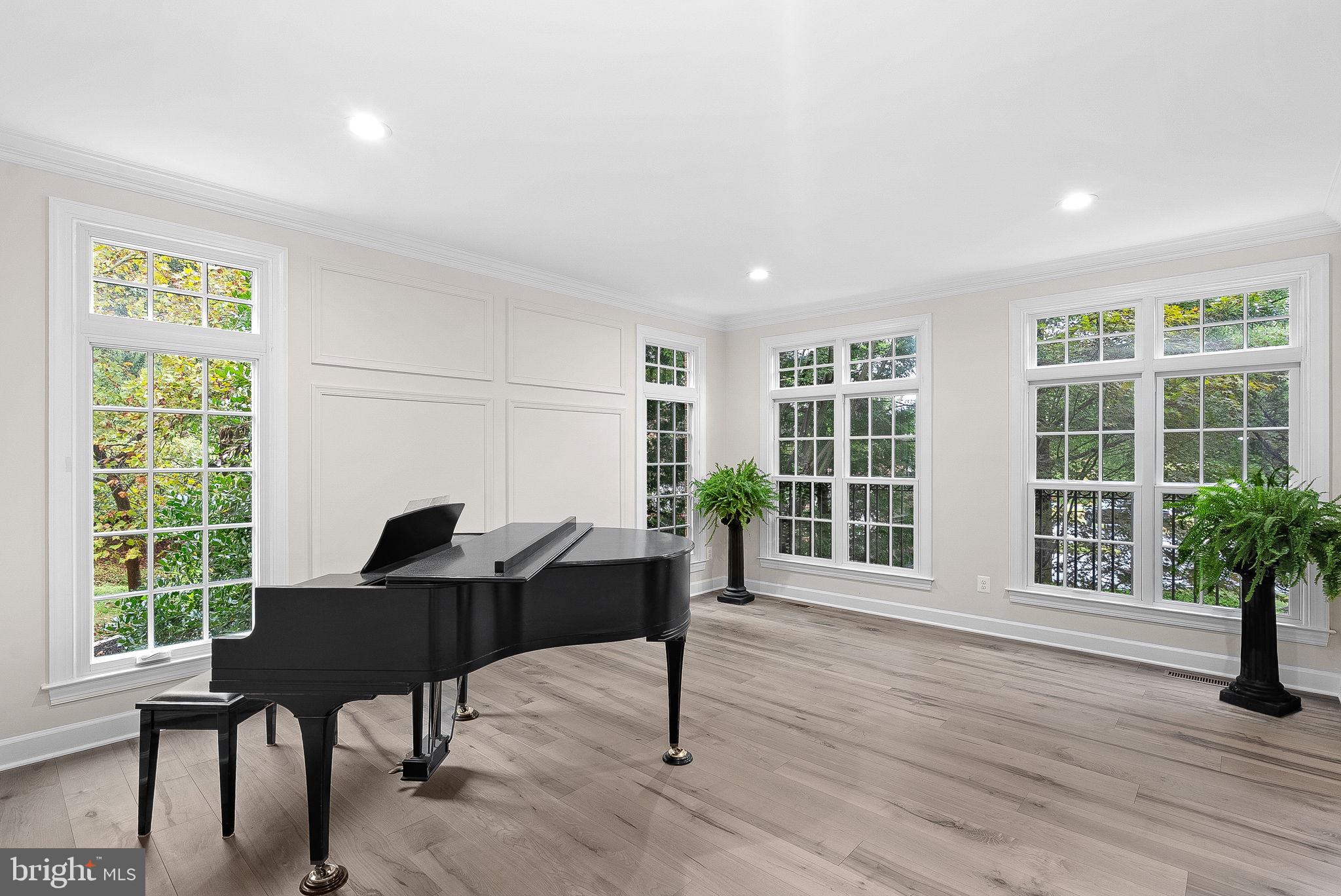 RED CEDAR WEST - Residential