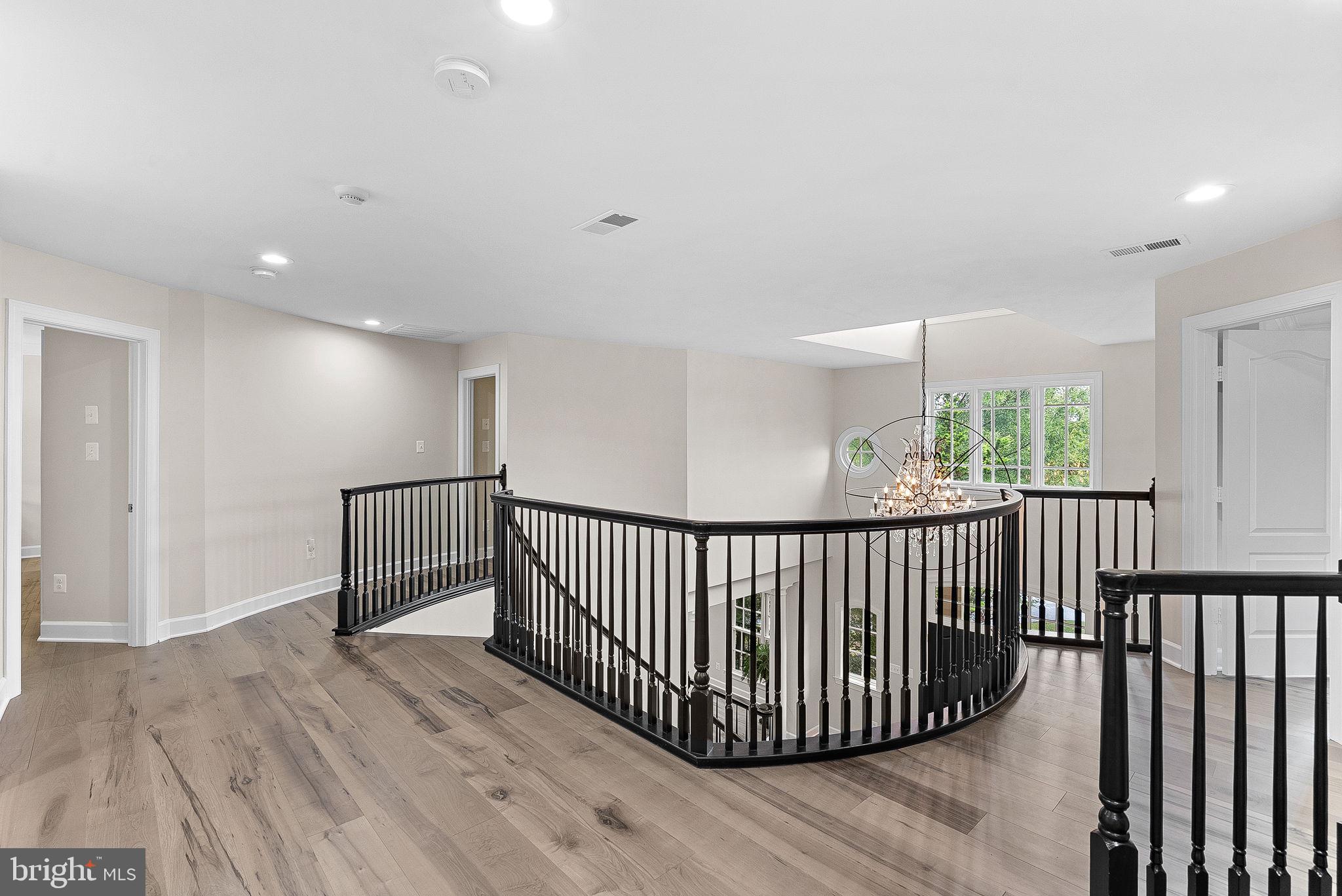 RED CEDAR WEST - Residential