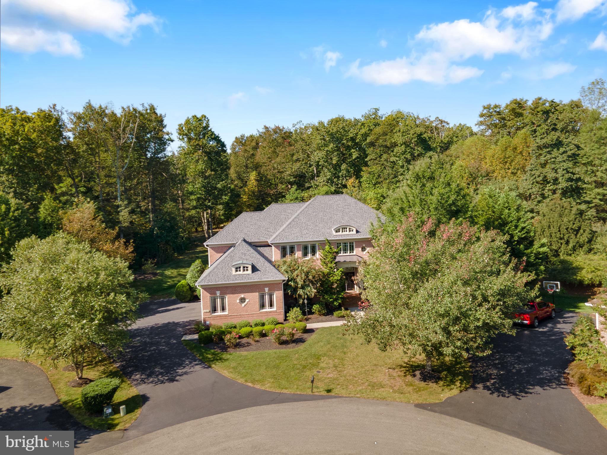 RED CEDAR WEST - Residential