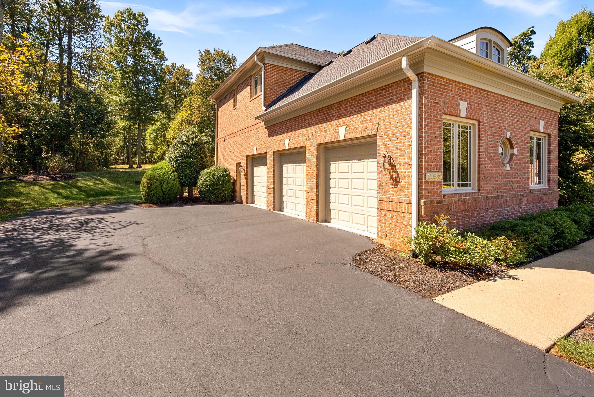 RED CEDAR WEST - Residential