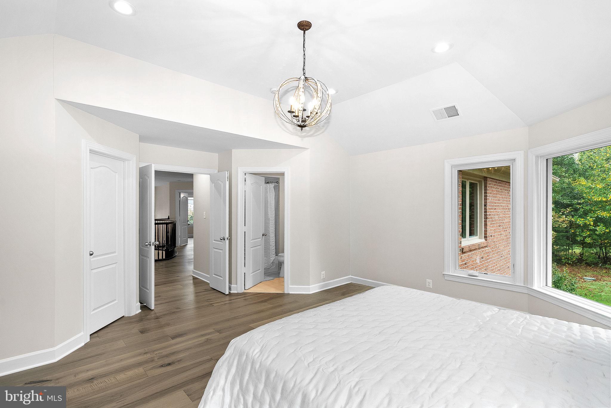 RED CEDAR WEST - Residential