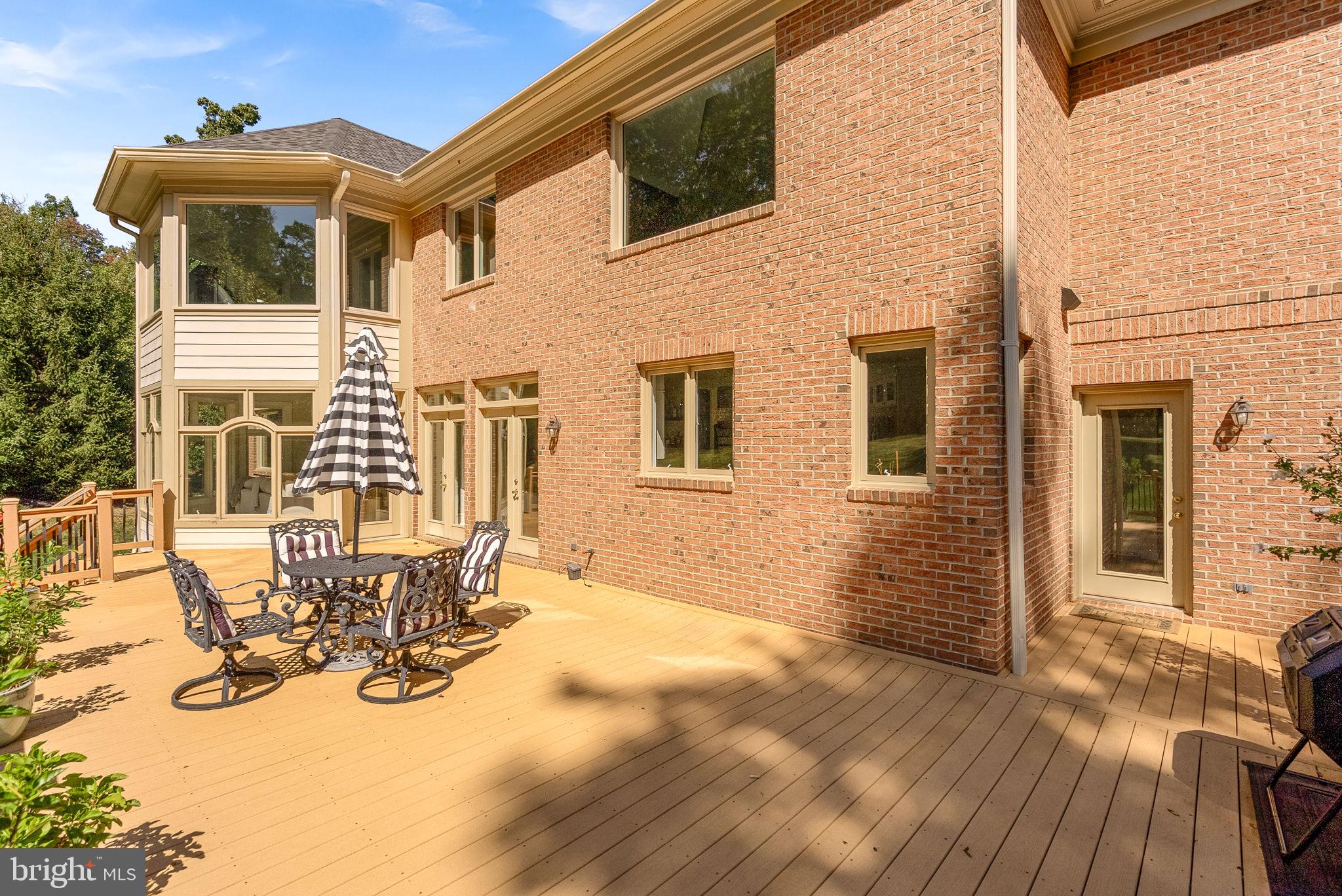 RED CEDAR WEST - Residential