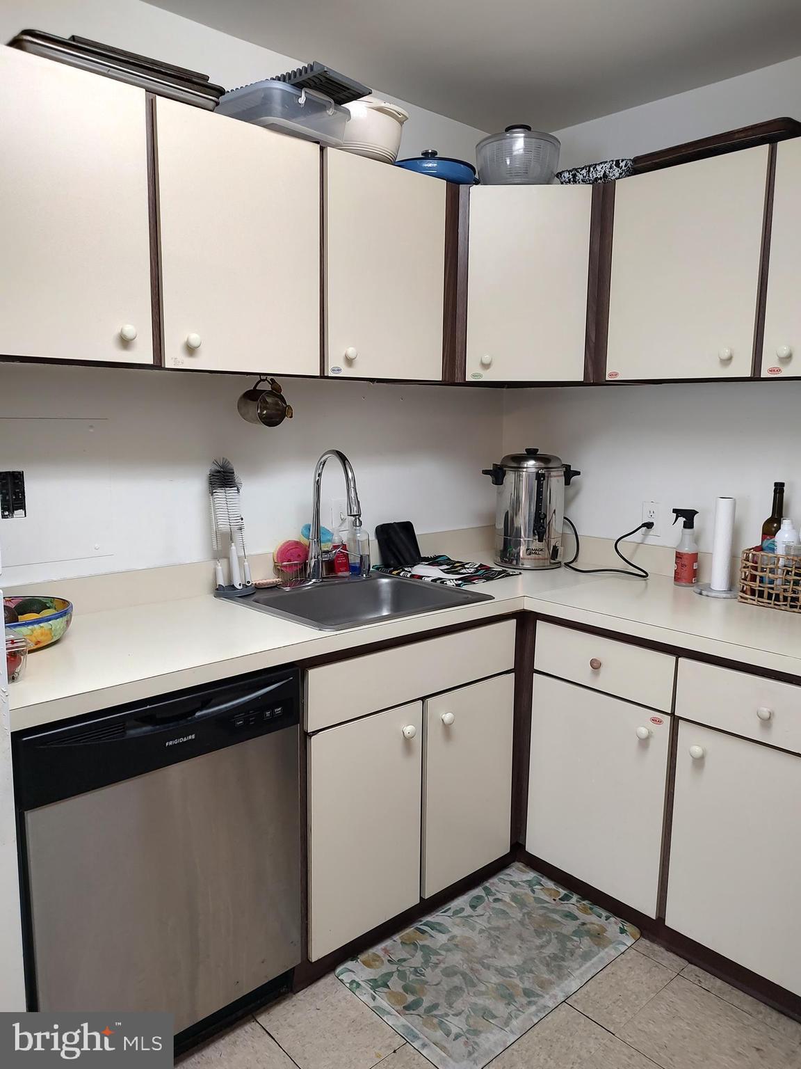 UNIVERSITY TOWERS CODM - Residential