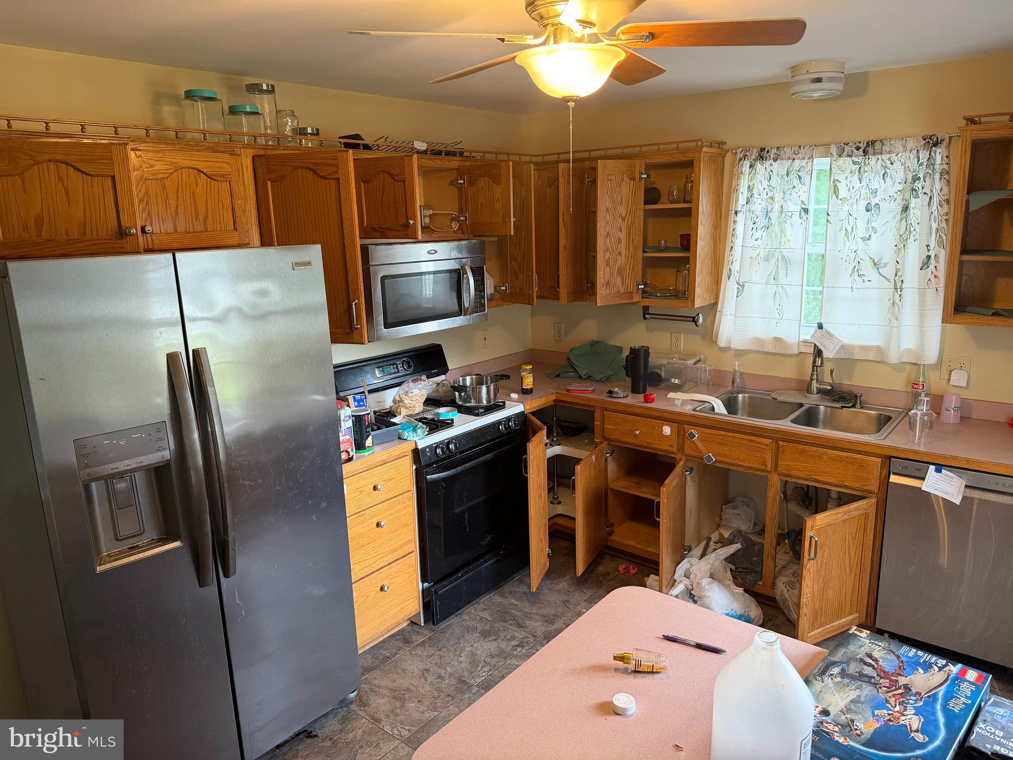 1665 TAYLOR DRIVE