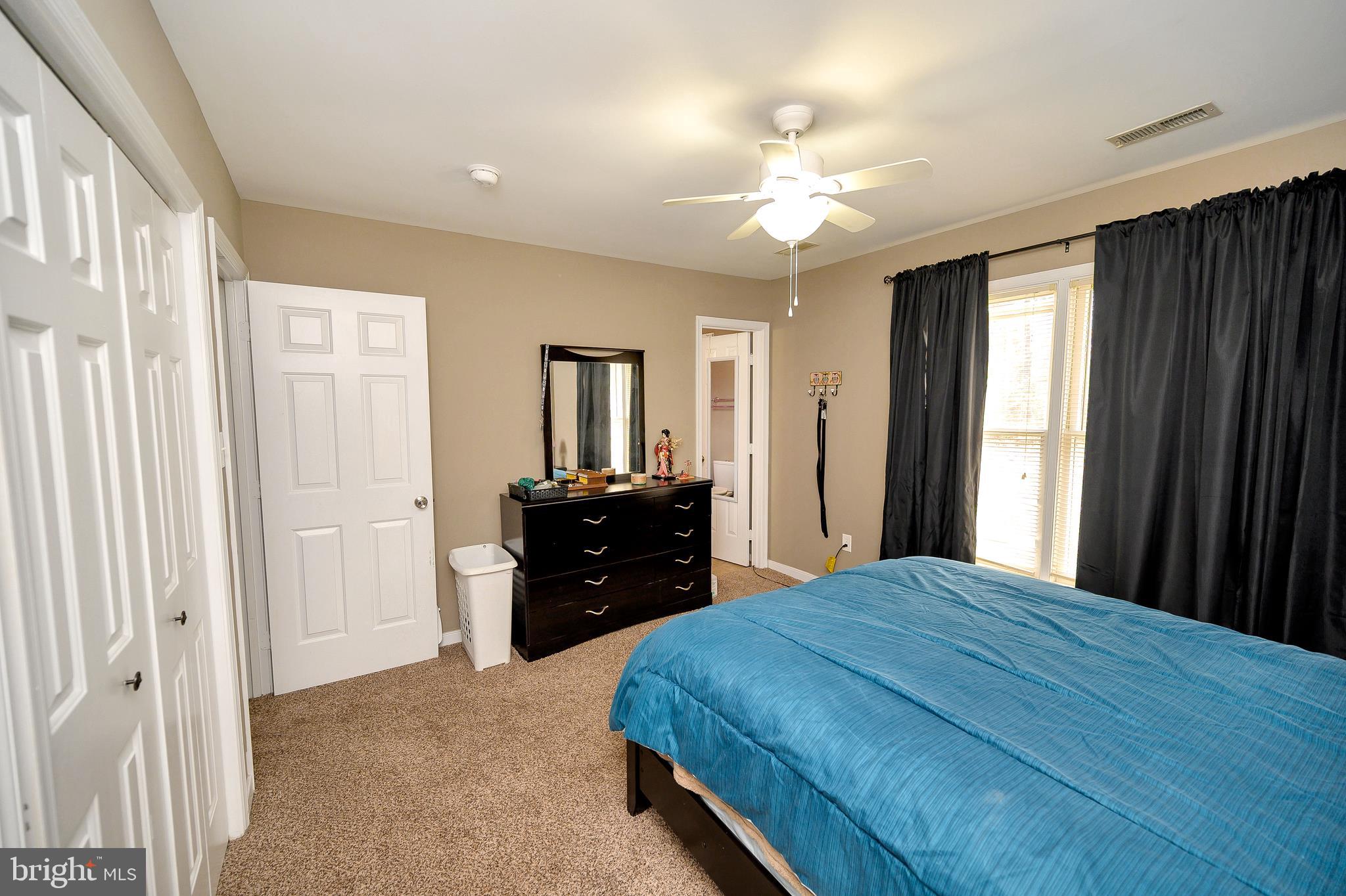 LAKE LAND OR - Residential