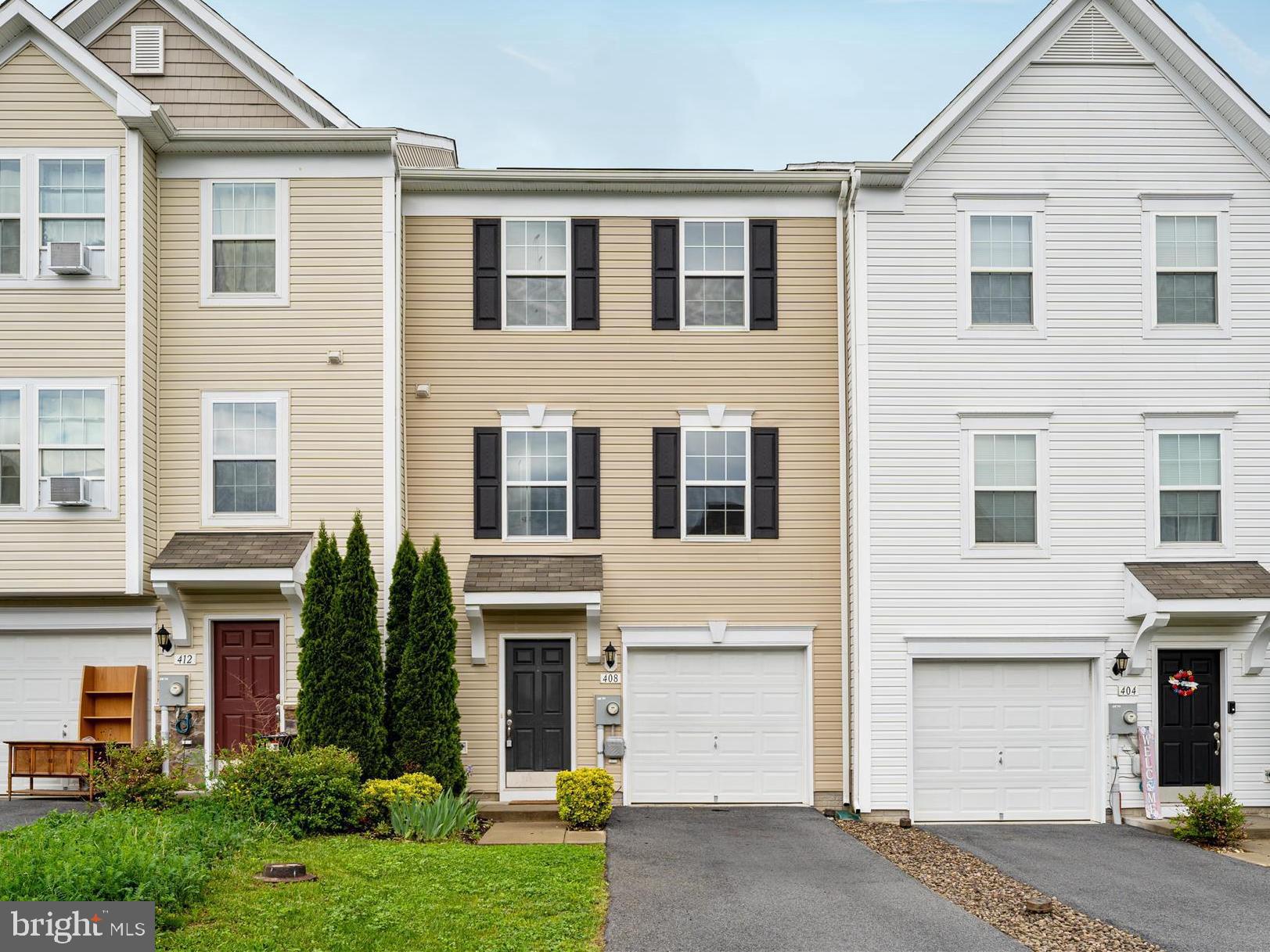 STONEBROOK VILLAGE - Residential